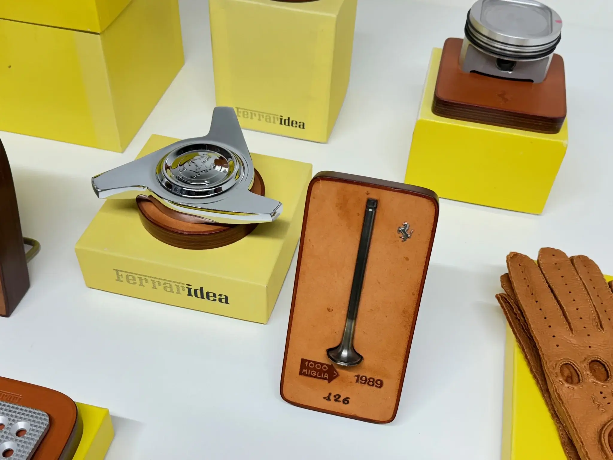 MP: Collection of Ferrari Decorative Accessories | PCARMARKET