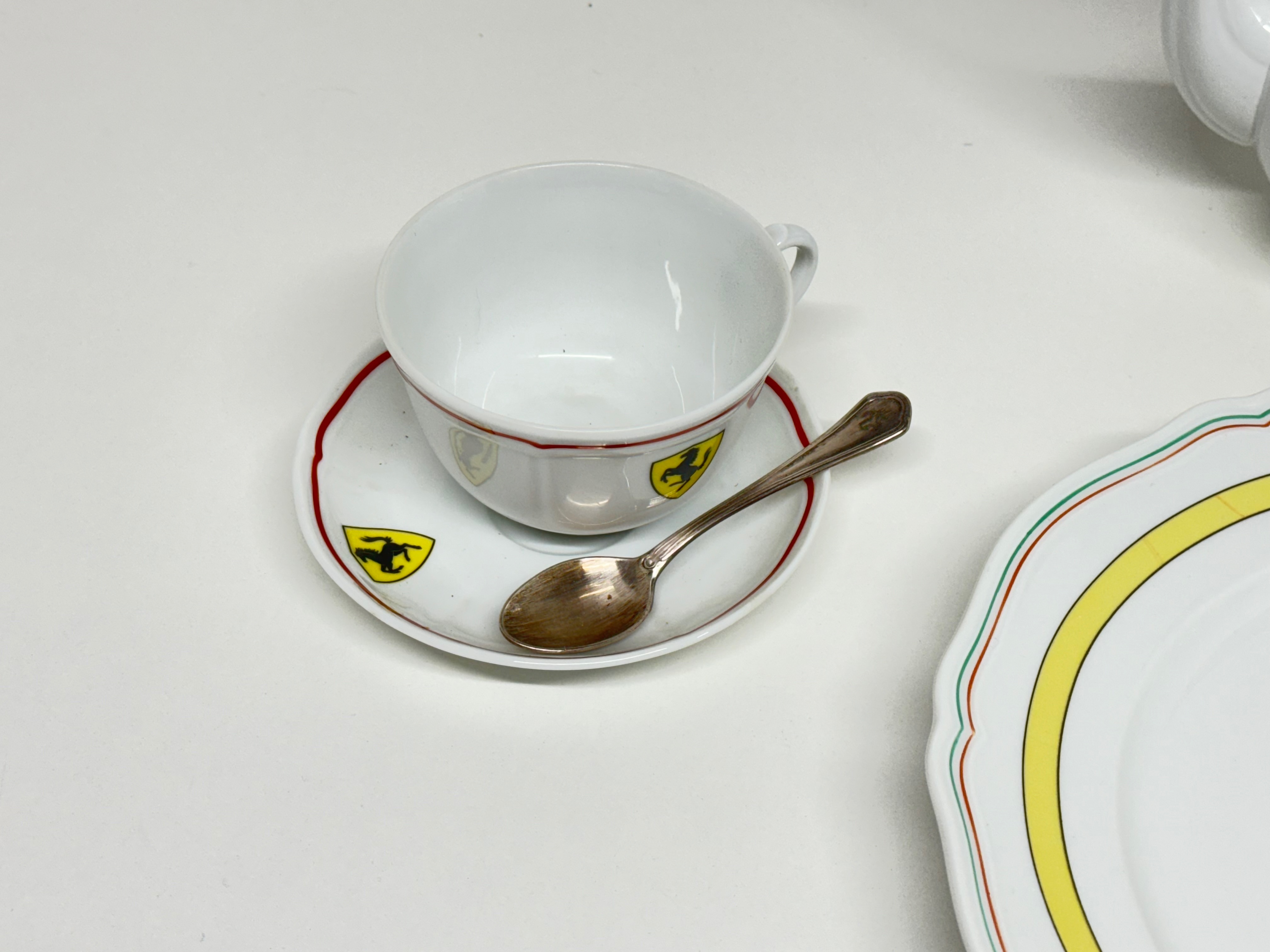 MP: Ferrari Ristorante Cavallino Dinnerware Set | PCARMARKET