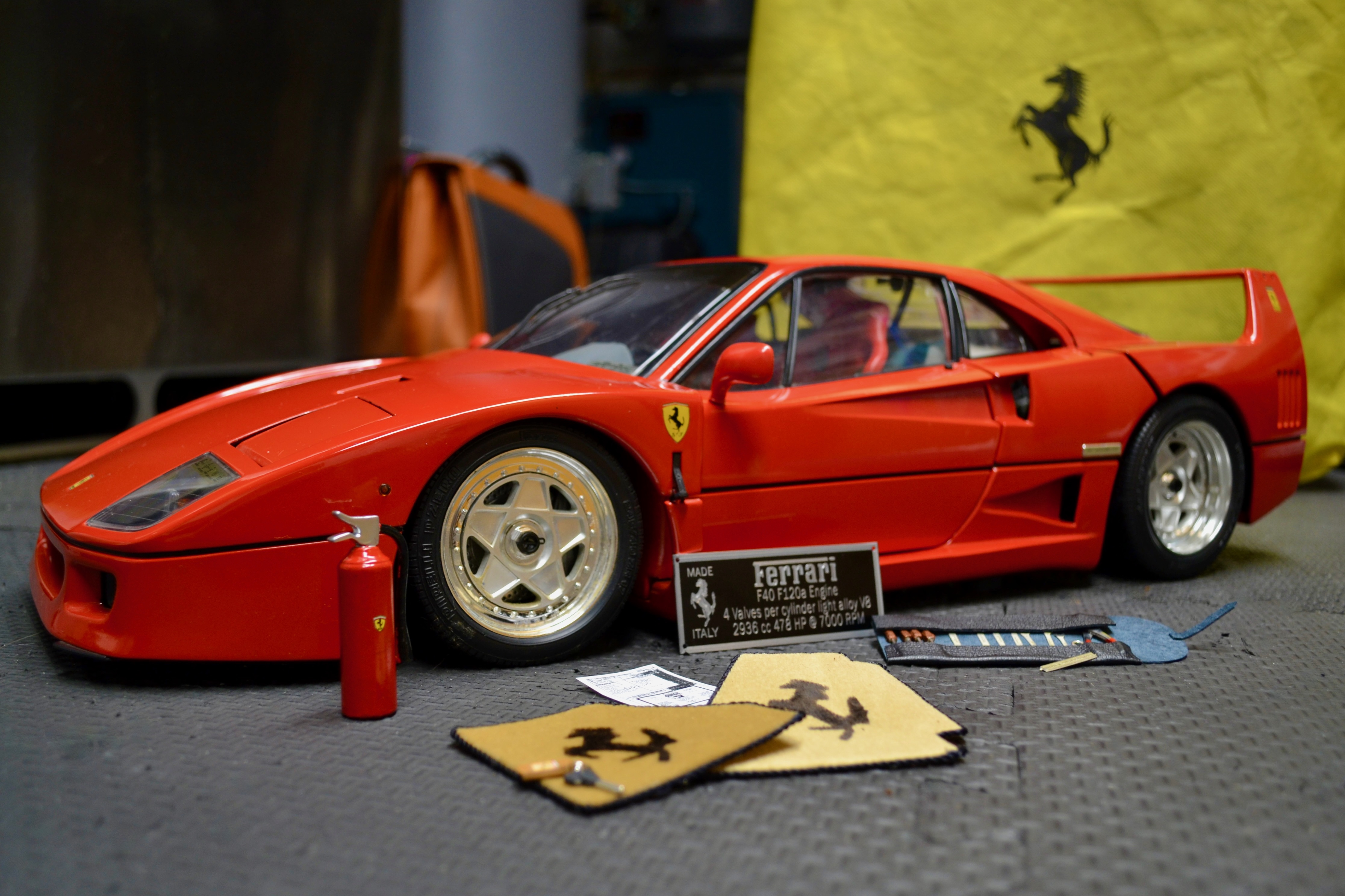 Ferrari F40 1/8スケールモデルキット The Ferrari F40 at 1:8 scale - YouTube