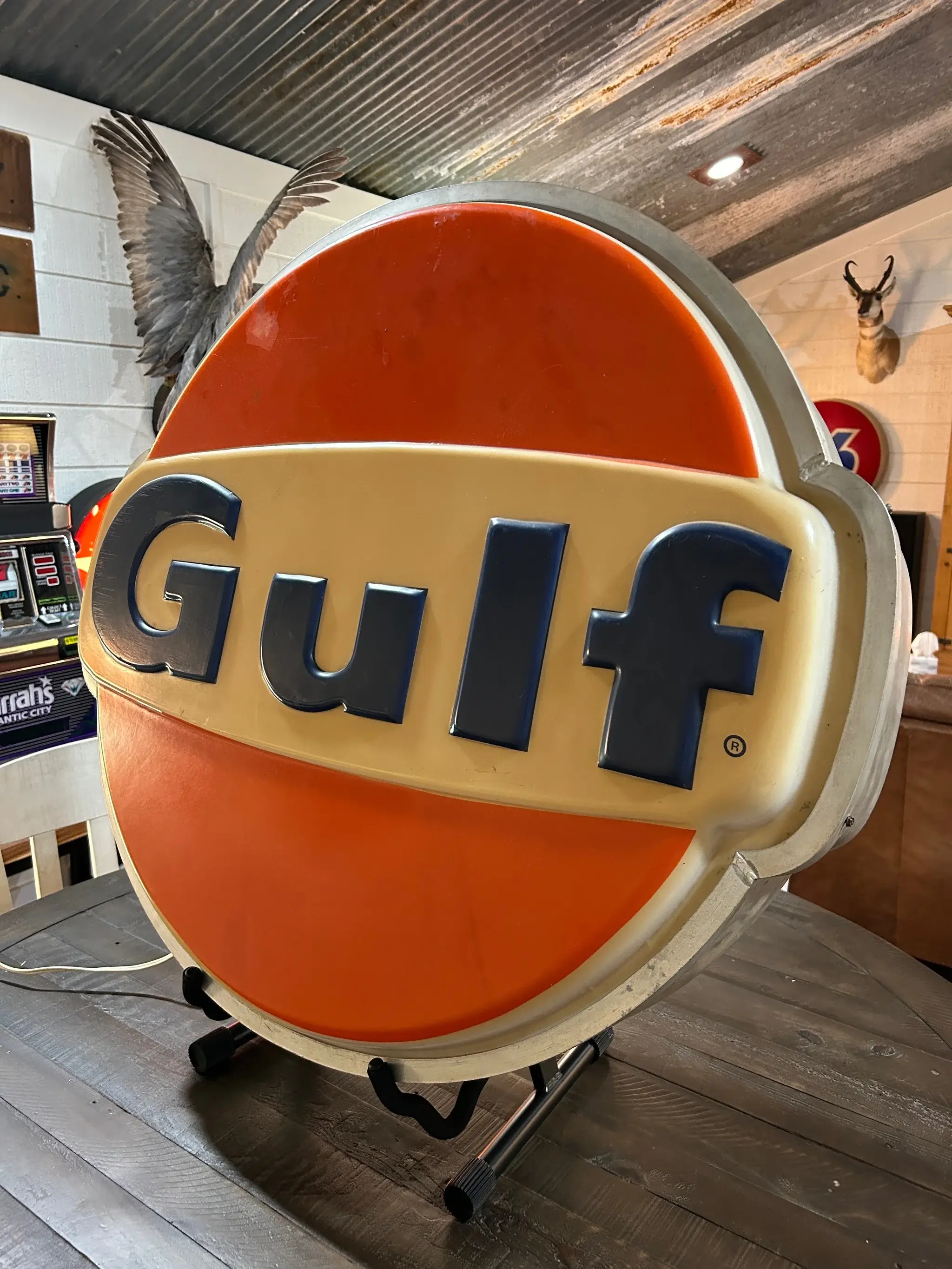 Illuminated 1980s Gulf sign by Kolux Polycarb | PCARMARKET