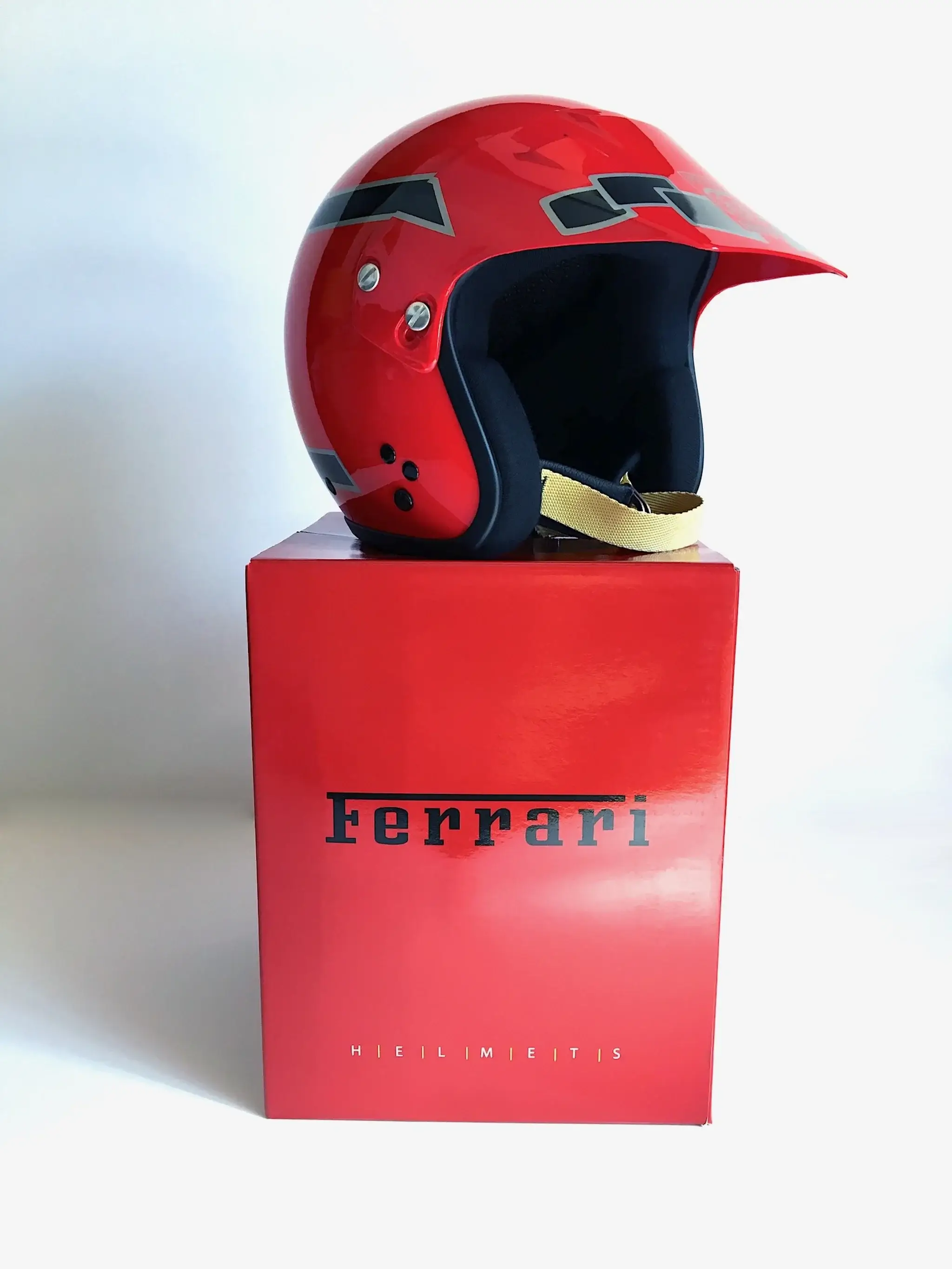 MP: Autographed Ferrari Corso Pilota Avanzato Carbon/Kevlar Racing ...