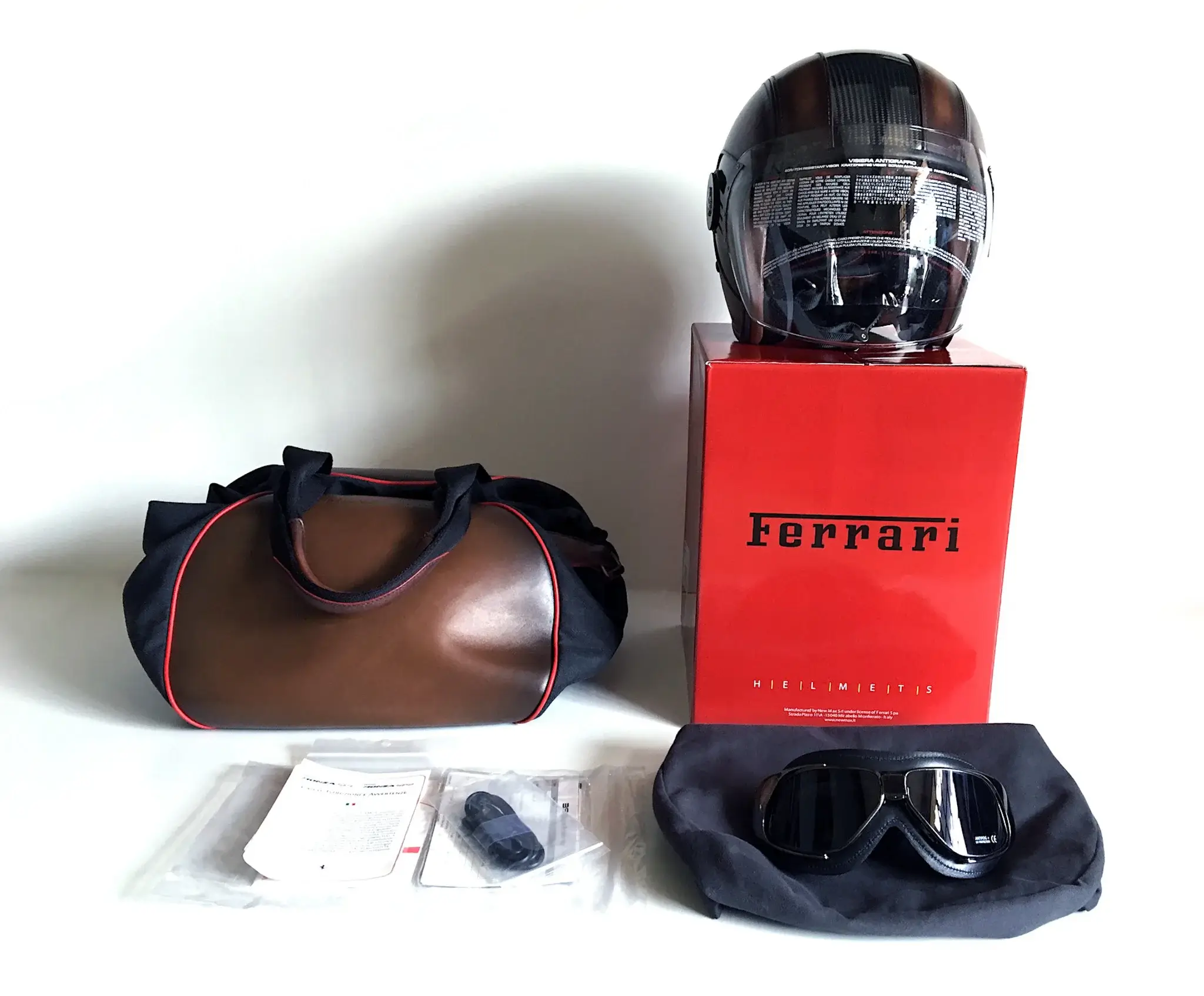 MP: FERRARI MONZA SP1/SP2 DRIVER'S HELMET AND ACCESSORIES | PCARMARKET