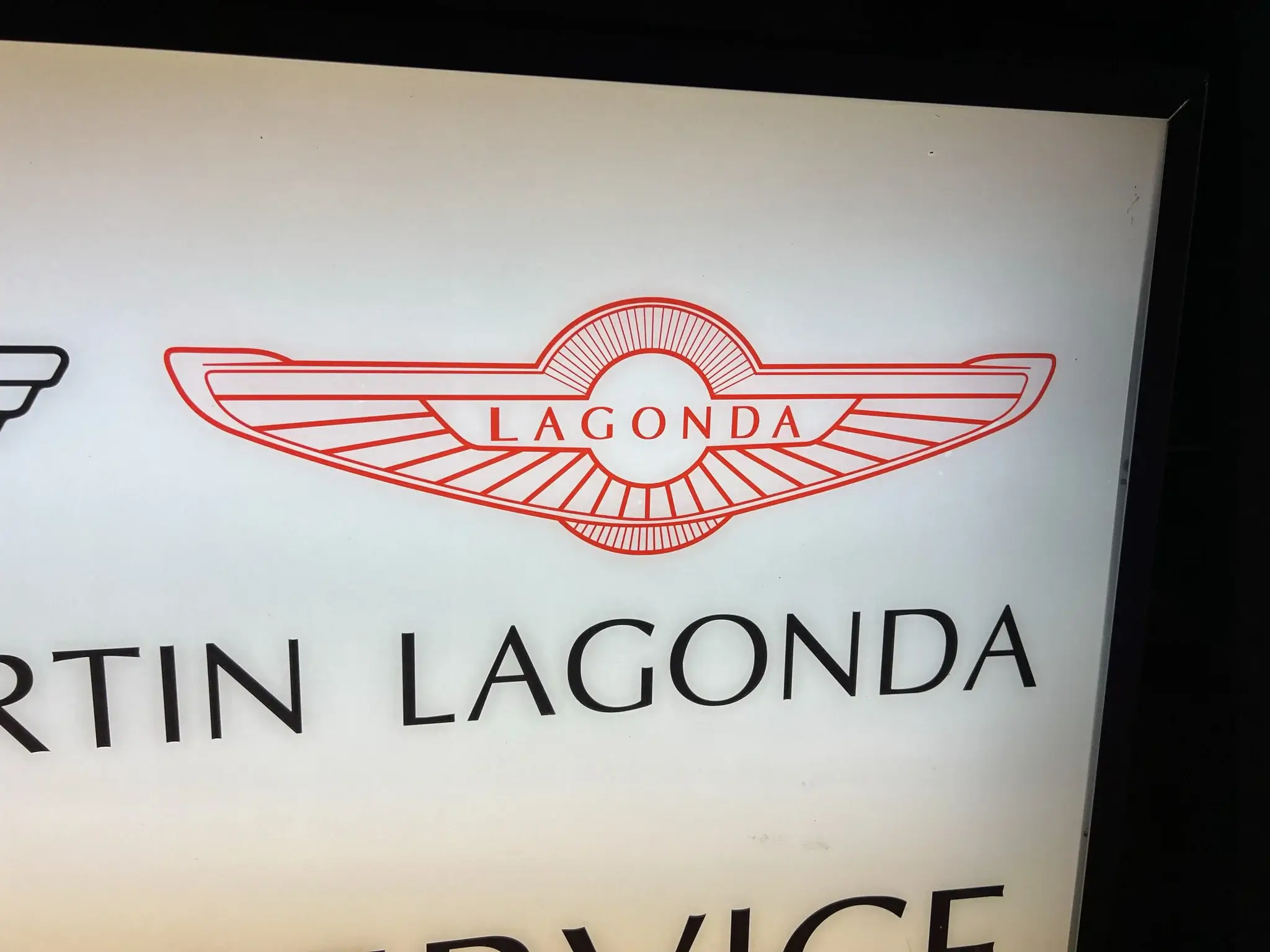 アストンマーティン・ラゴンダAston Martin Lagonda 両面看板 MP: Illuminated Aston Martin Lagonda Sign | PCARMARKET