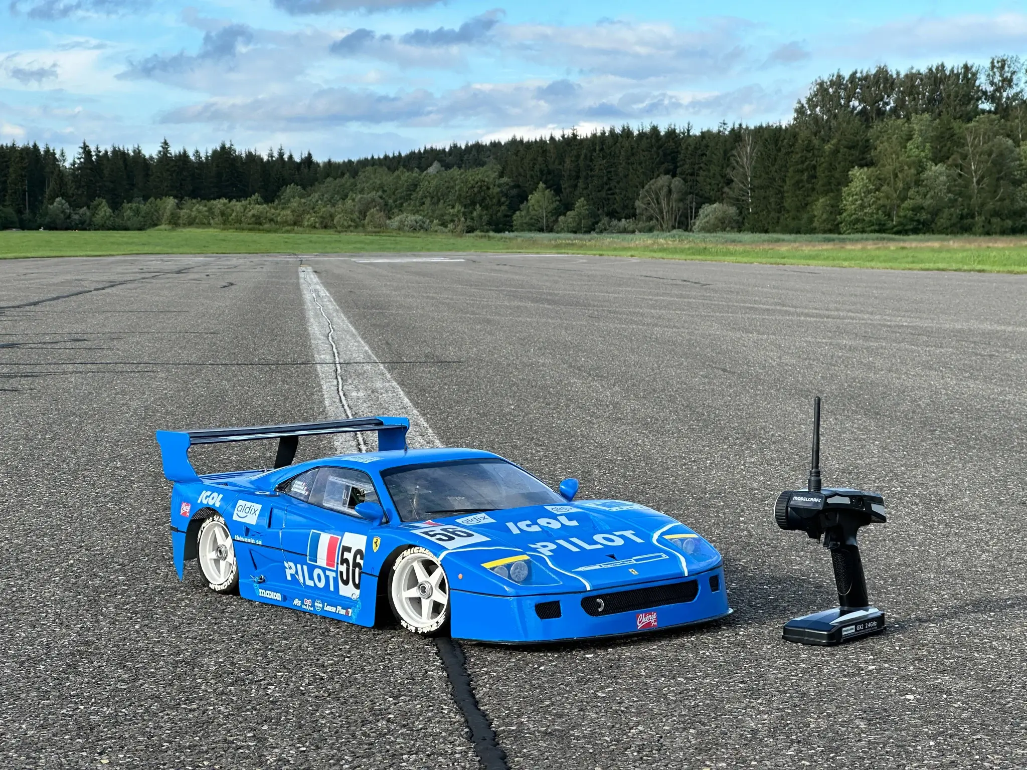 MP: Huge Super Scale RC-Petrol PILOT Ferrari F40 LM | PCARMARKET