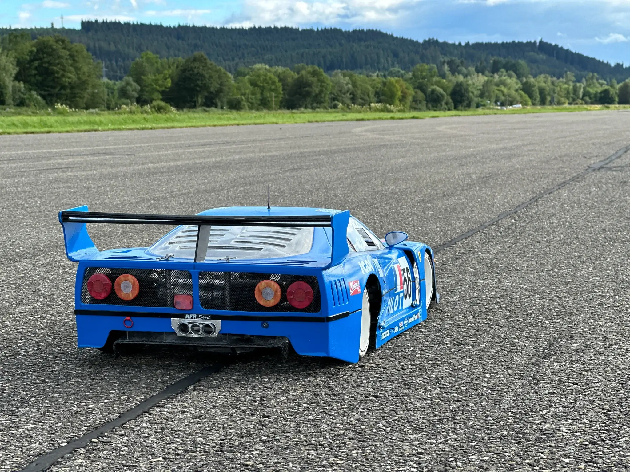 MP: Huge Super Scale RC-Petrol PILOT Ferrari F40 LM | PCARMARKET