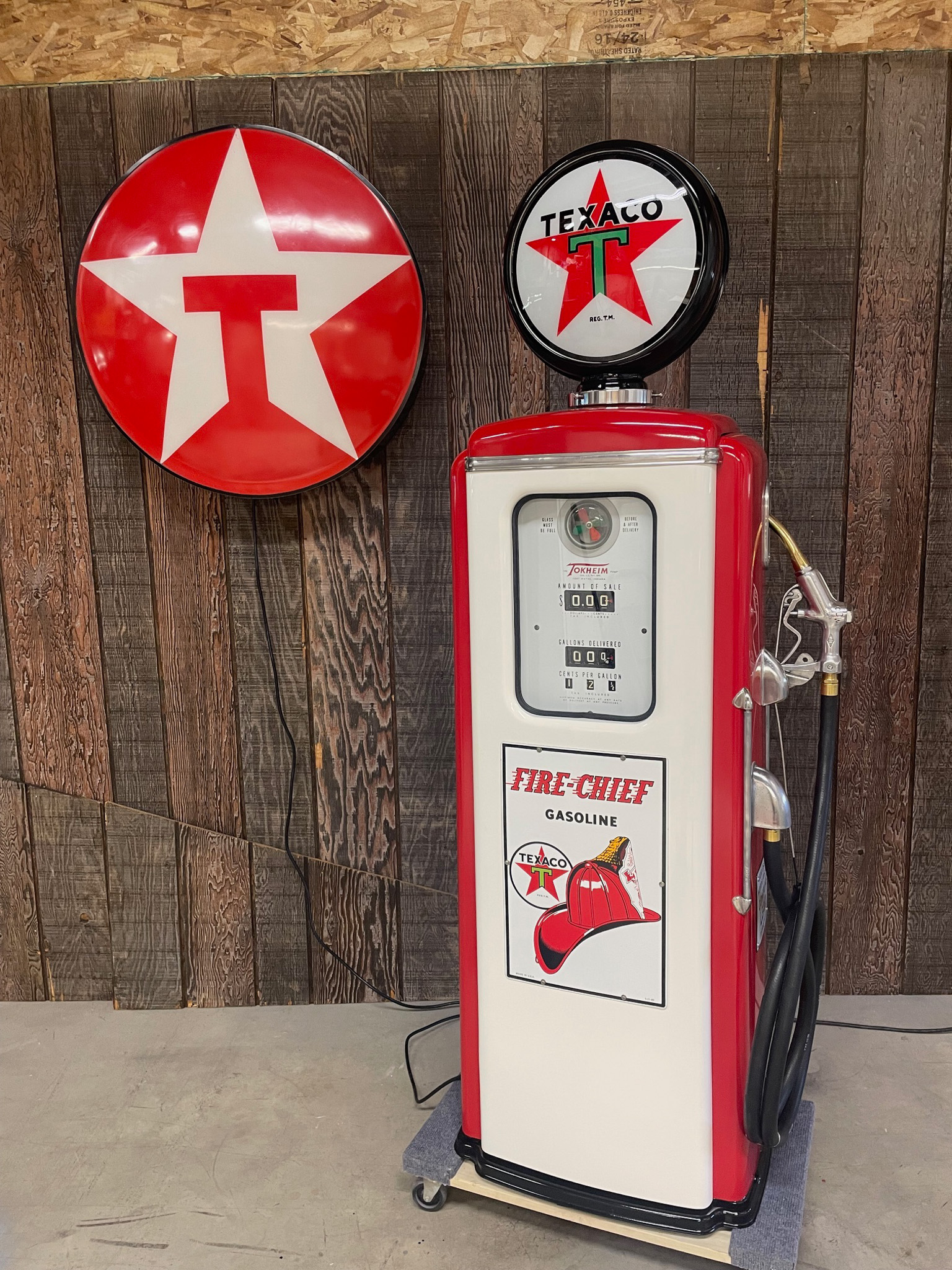 MP: Texaco Gas Pump and Illuminated Sign | PCARMARKET