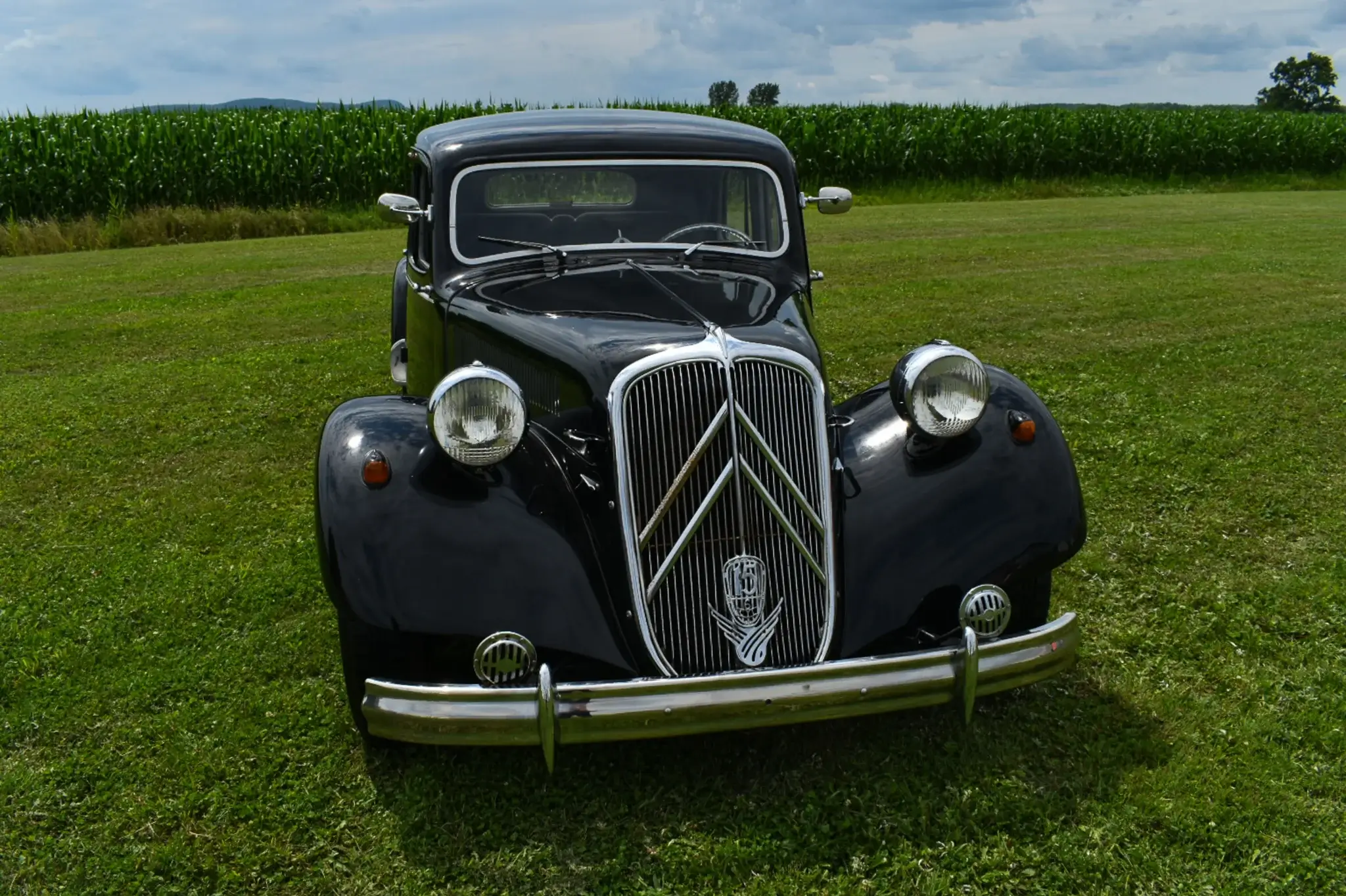 Modèle Réduit Citroën Traction 15 Six De Rallyes 1954 - Échelle 1:43 - Universal Hobbies - Neuf