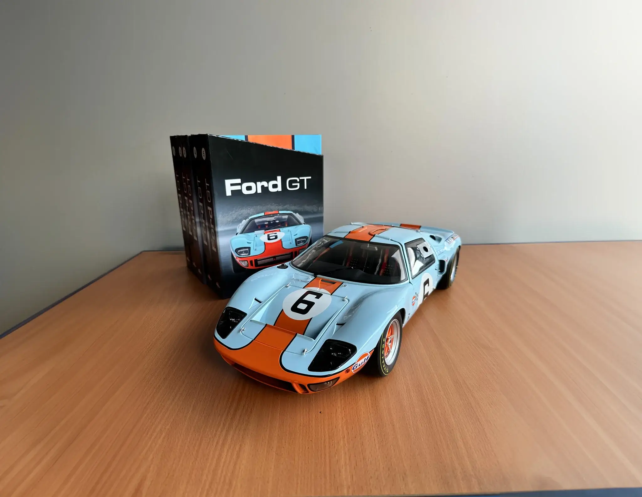 フォード GT40 1/8スケールモデル MP: 1:8 Scale Ford GT40 Model | PCARMARKET