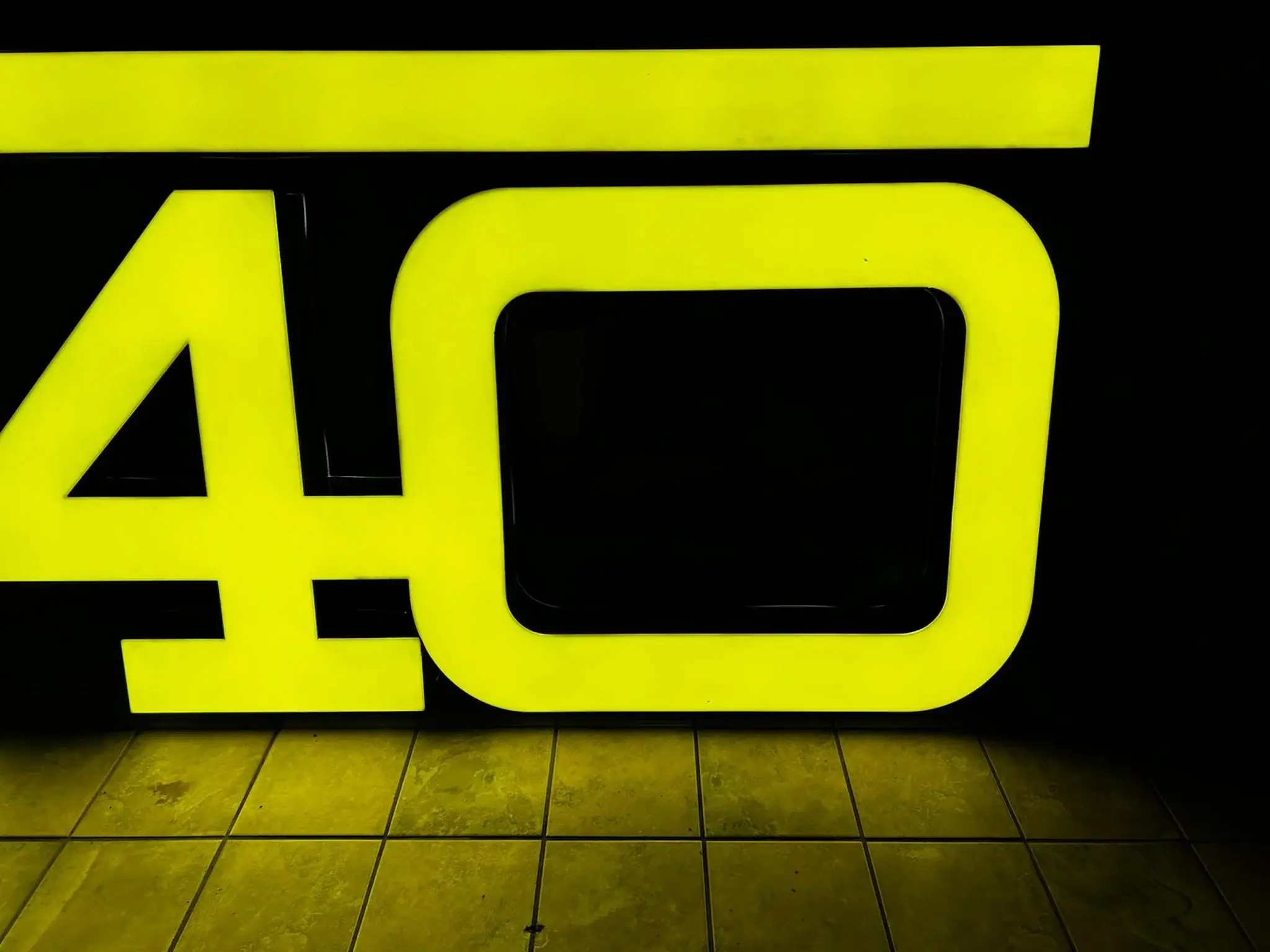 MP: Ferrari F40 Sign | PCARMARKET