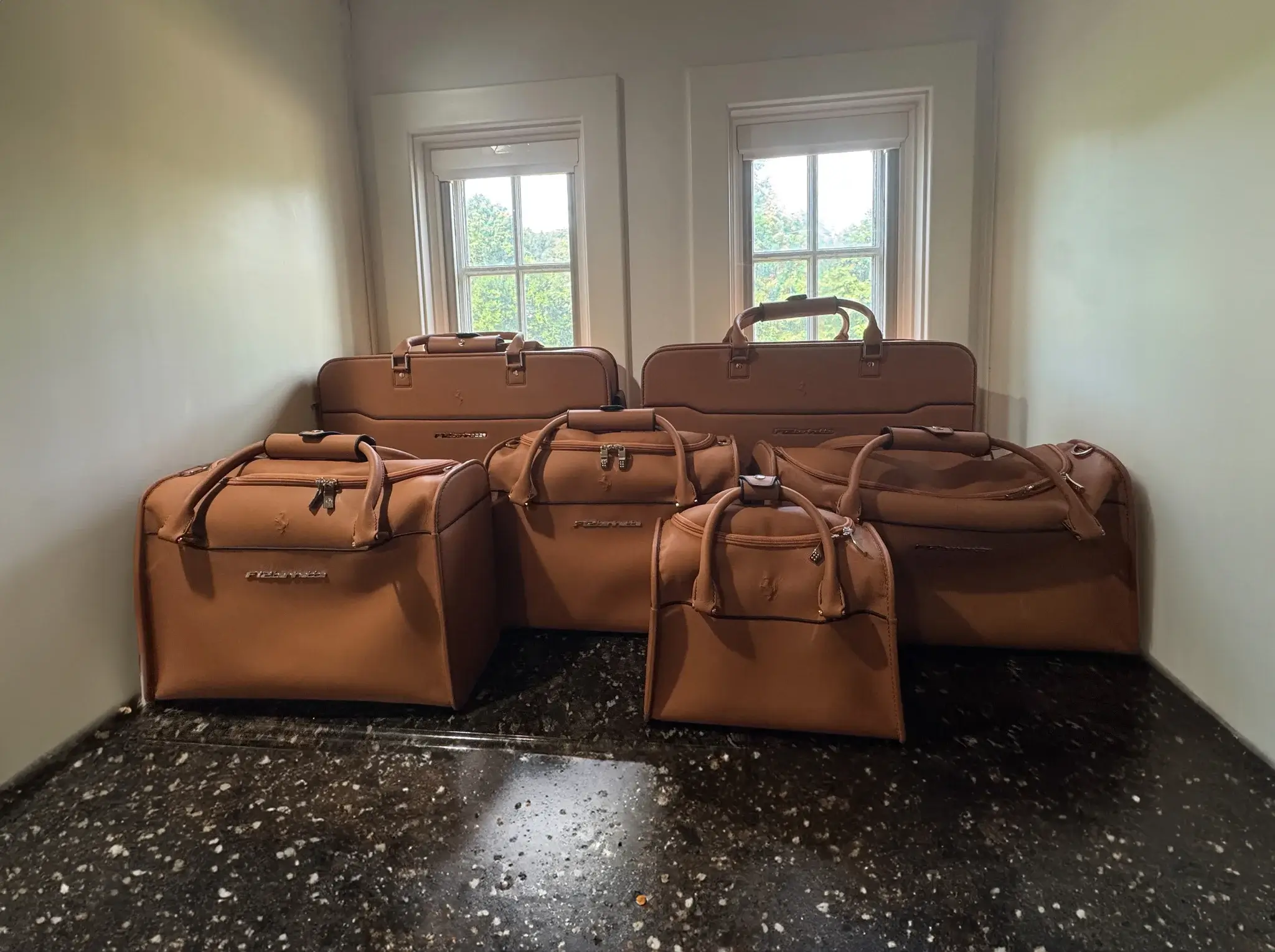 MP: F12 Berlinetta Schedoni Full Luggage Set | PCARMARKET