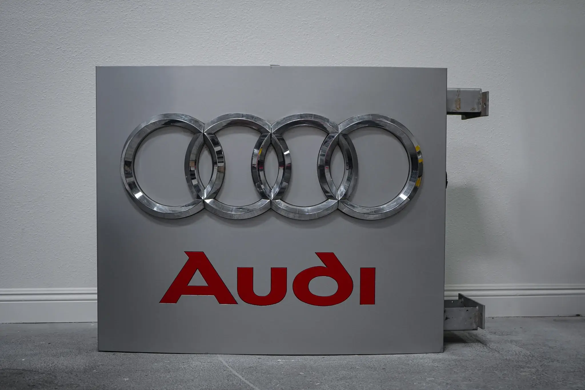MP: Illuminated Audi Dealership Sign | PCARMARKET