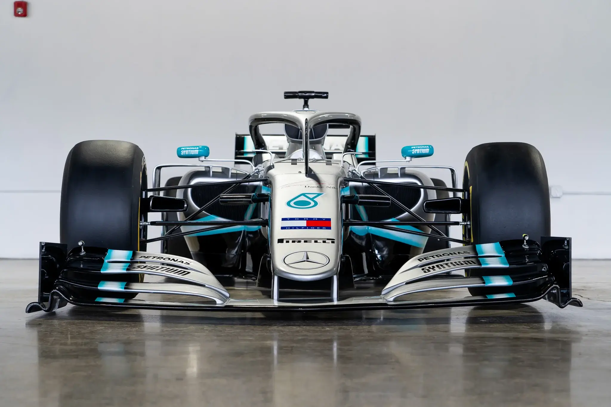 MP: 1:1 Scale Mercedes-AMG F1 W10 EQ Power+ Display Model | PCARMARKET