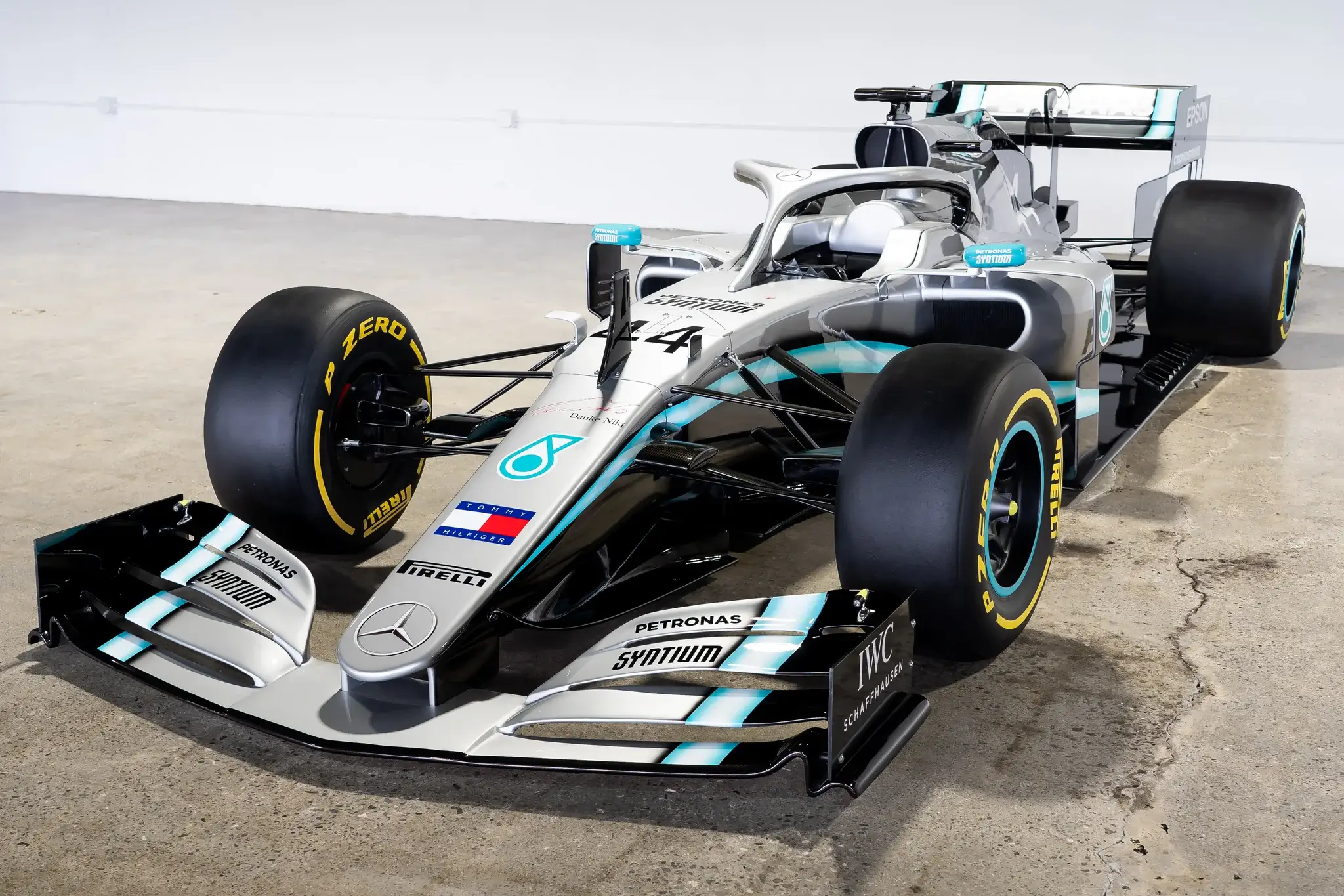 MP: 1:1 Scale Mercedes-AMG F1 W10 EQ Power+ Display Model | PCARMARKET