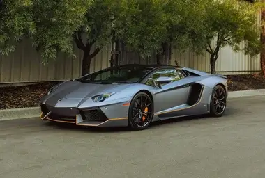 Lamborghini Aventador Roadster 2015 限定版 2015 Lamborghini Aventador 2dr Conv Features and Specs