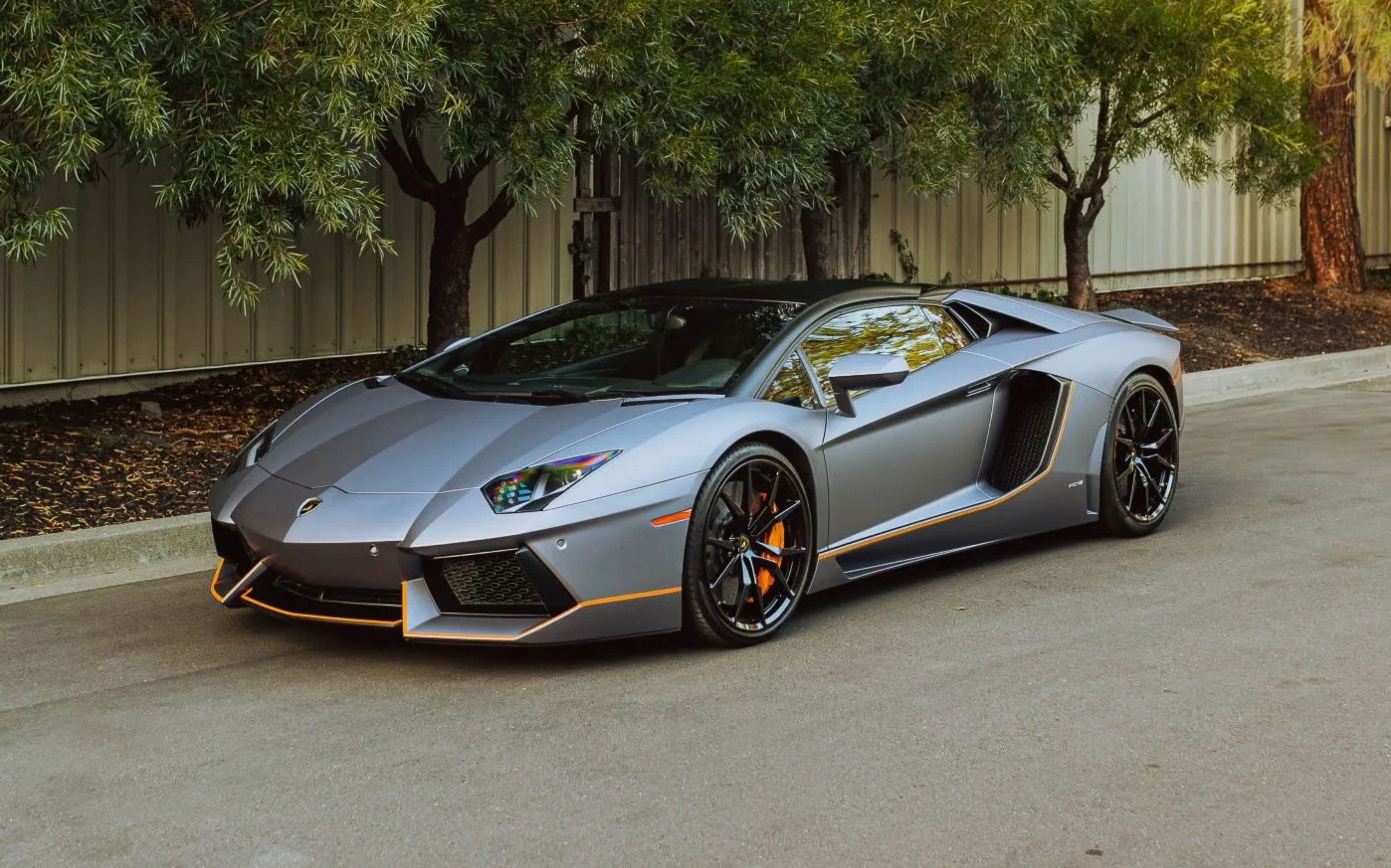 Lamborghini Aventador Roadster 2015 限定版 2015 Lamborghini Aventador LP700-4 Roadster | PCARMARKET