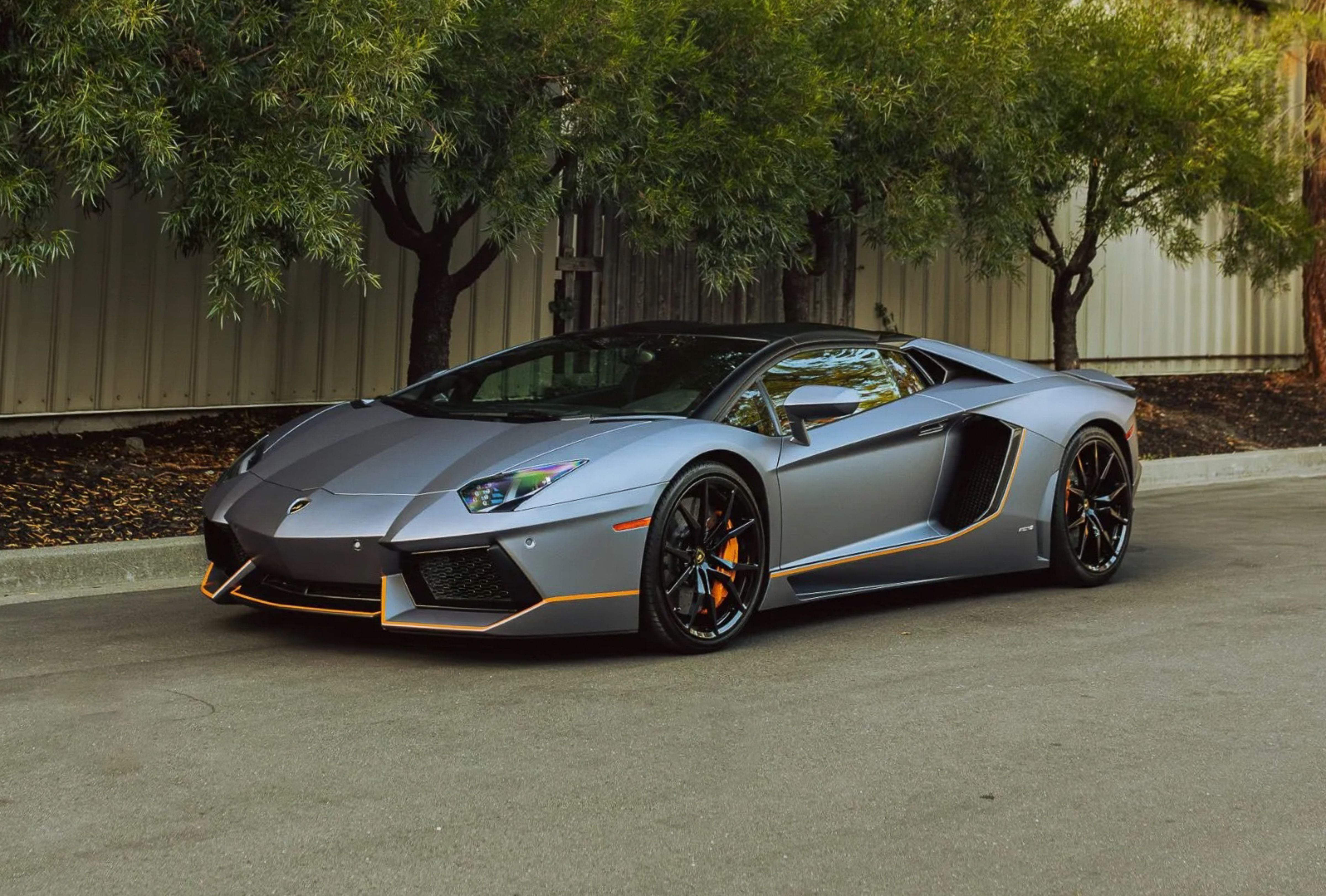 Lamborghini Aventador Roadster 2015 限定版 2015 Lamborghini Aventador LP700-4 Roadster | PCARMARKET