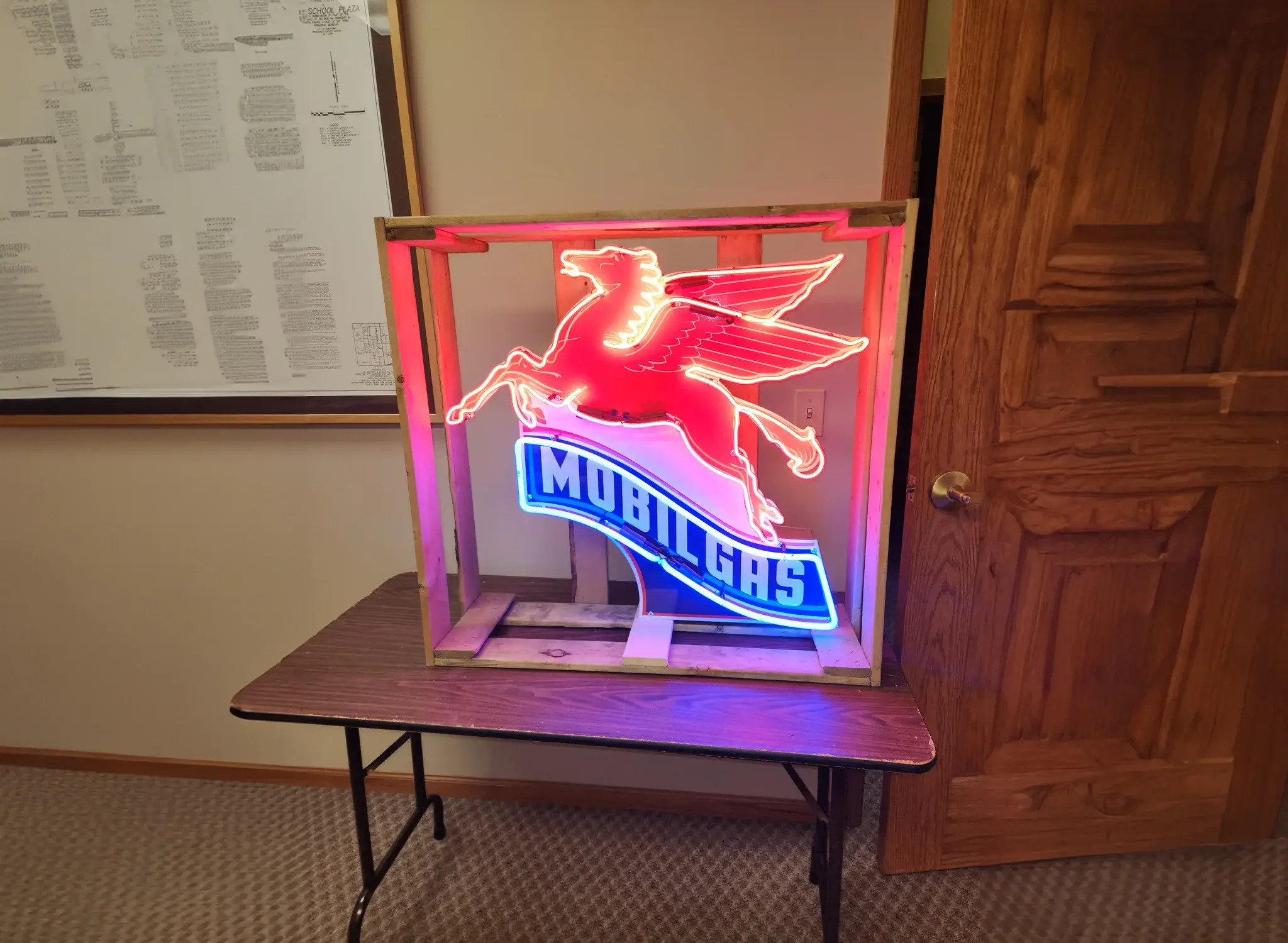 MP: Mobil Gas Pegasus Neon Sign | PCARMARKET