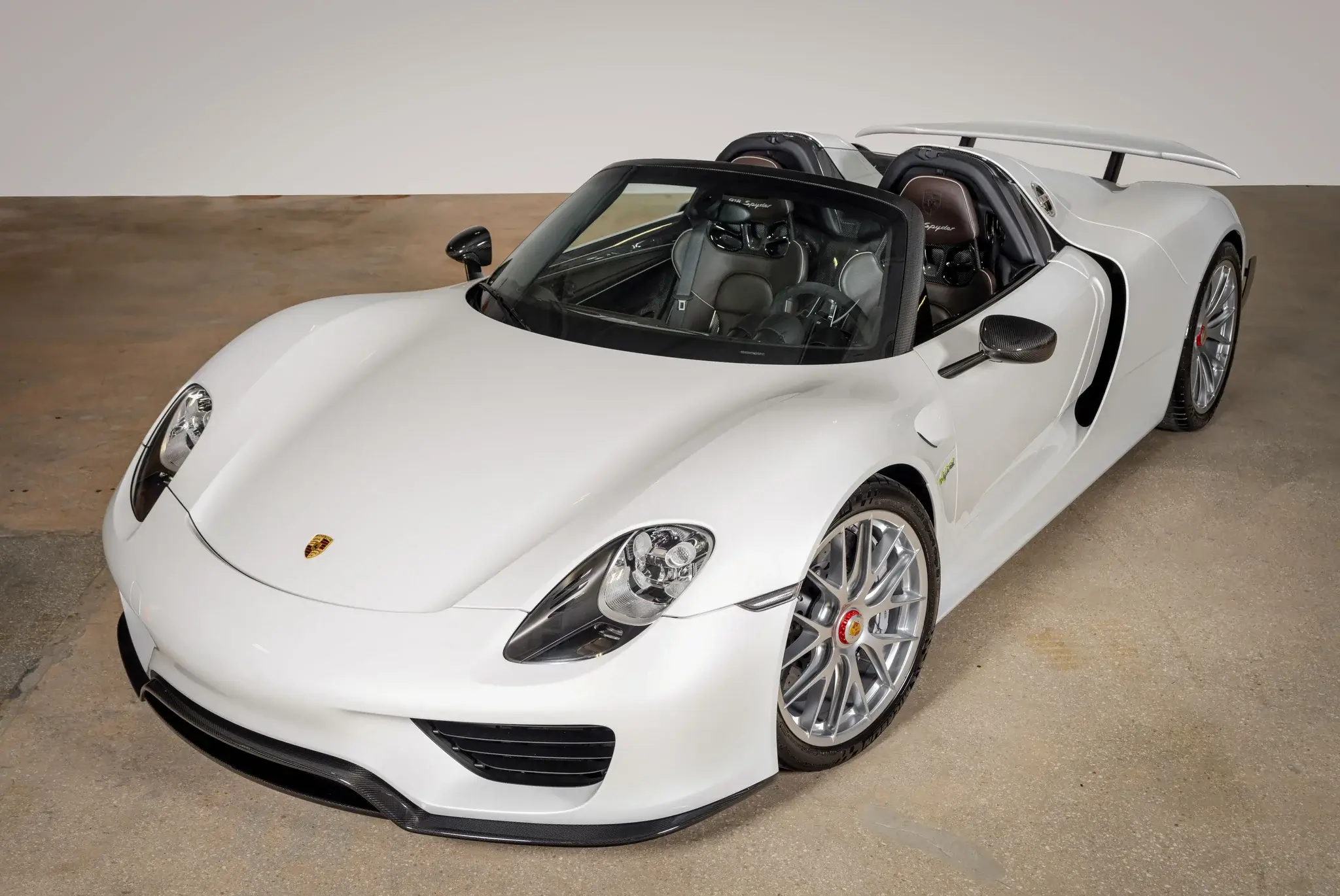 MP: 168-Mile 2015 Porsche 918 Spyder Weissach 1 of 1 PTS | PCARMARKET