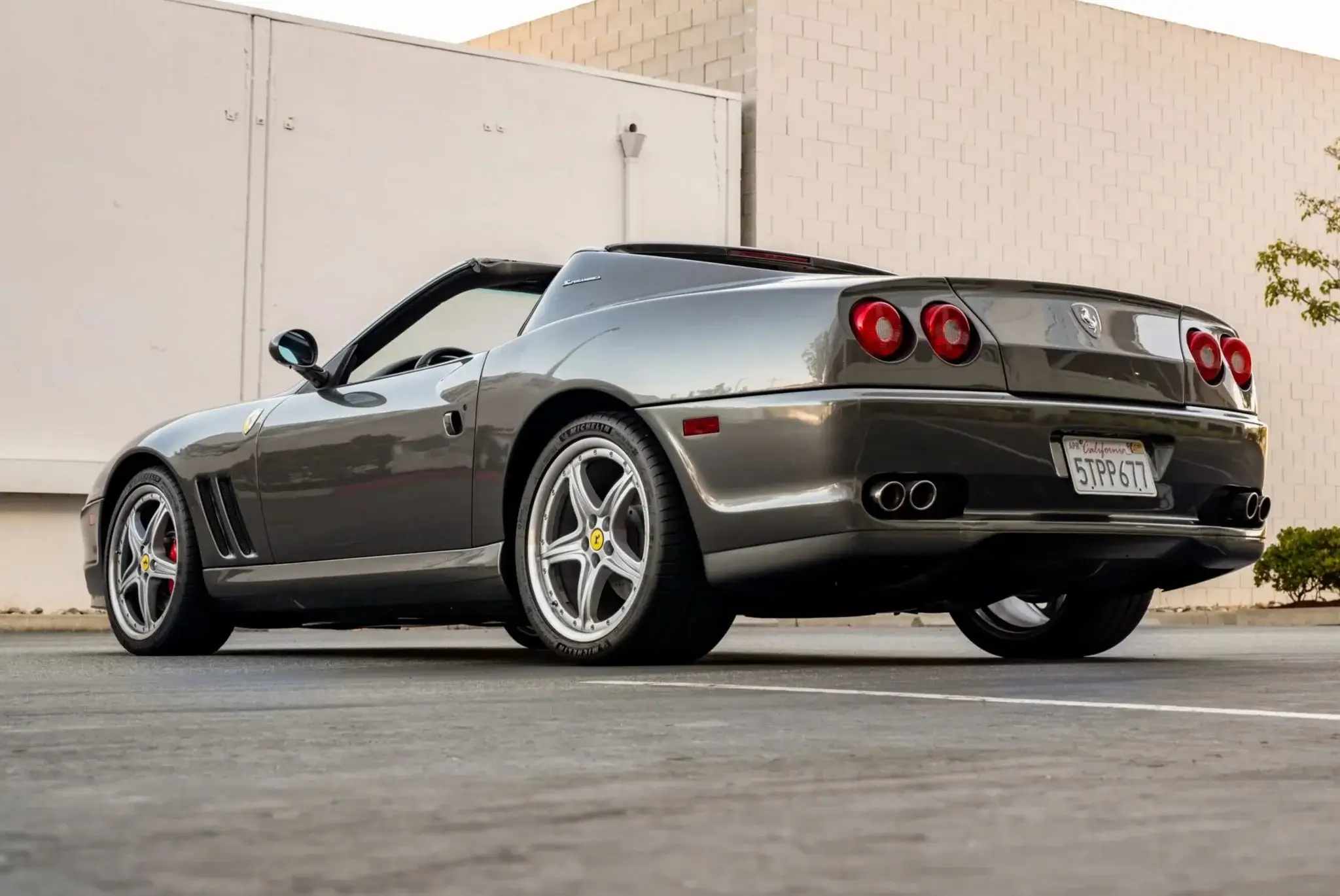 【5月】ペリロコ MP: 11k-Mile 2005 Ferrari 575 Superamerica | PCARMARKET