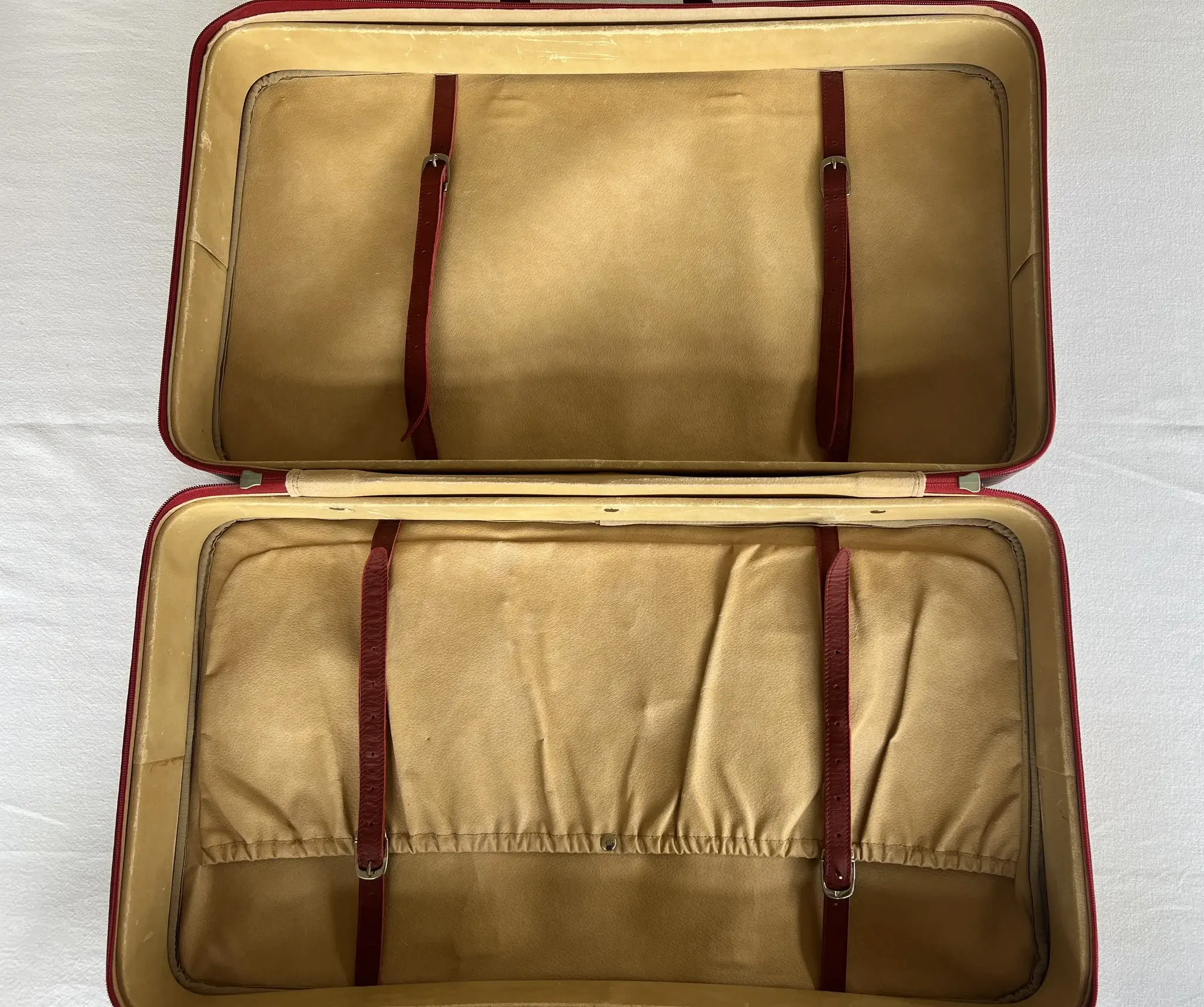 MP: Ferrari 550 Maranello Schedoni Suitcases | PCARMARKET