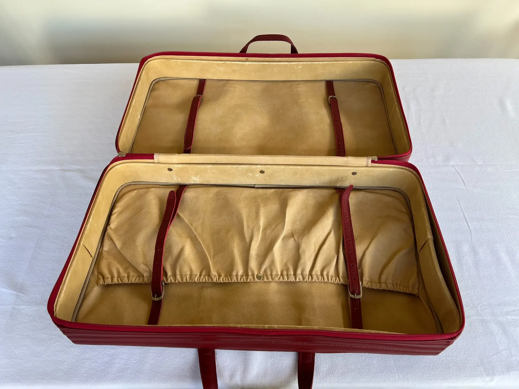 MP: Ferrari 550 Maranello Schedoni Suitcases | PCARMARKET