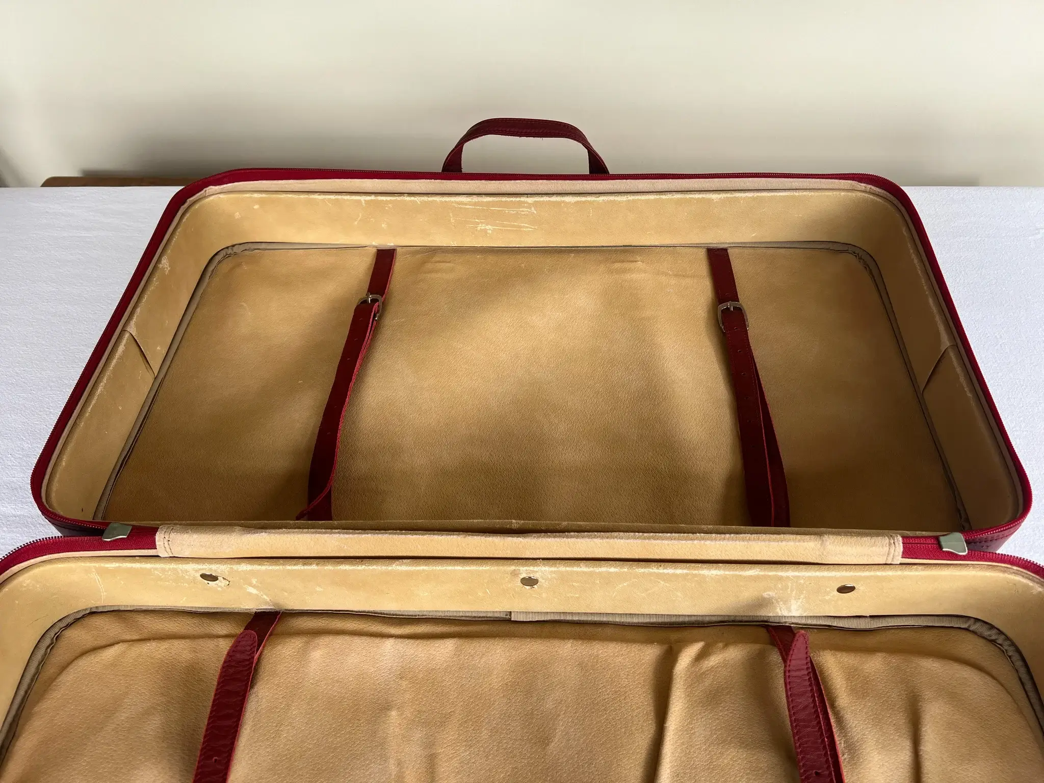 MP: Ferrari 550 Maranello Schedoni Suitcases | PCARMARKET
