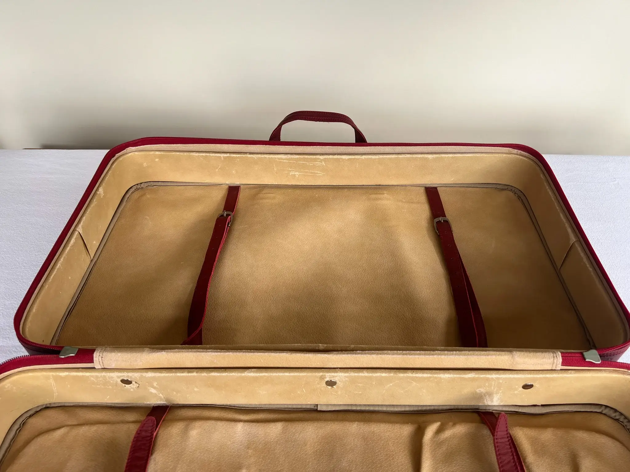 MP: Ferrari 550 Maranello Schedoni Suitcases | PCARMARKET