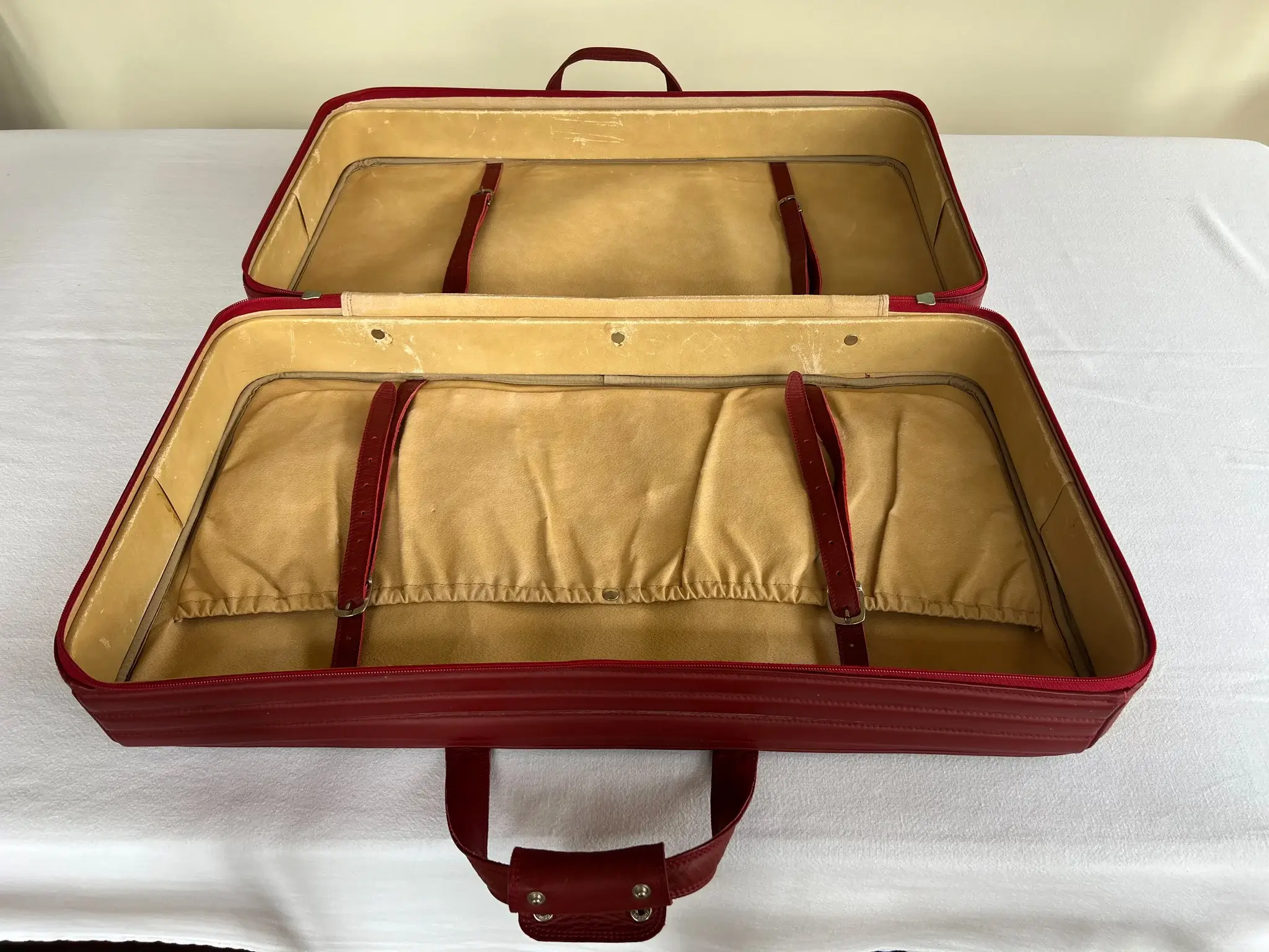 MP: Ferrari 550 Maranello Schedoni Suitcases | PCARMARKET