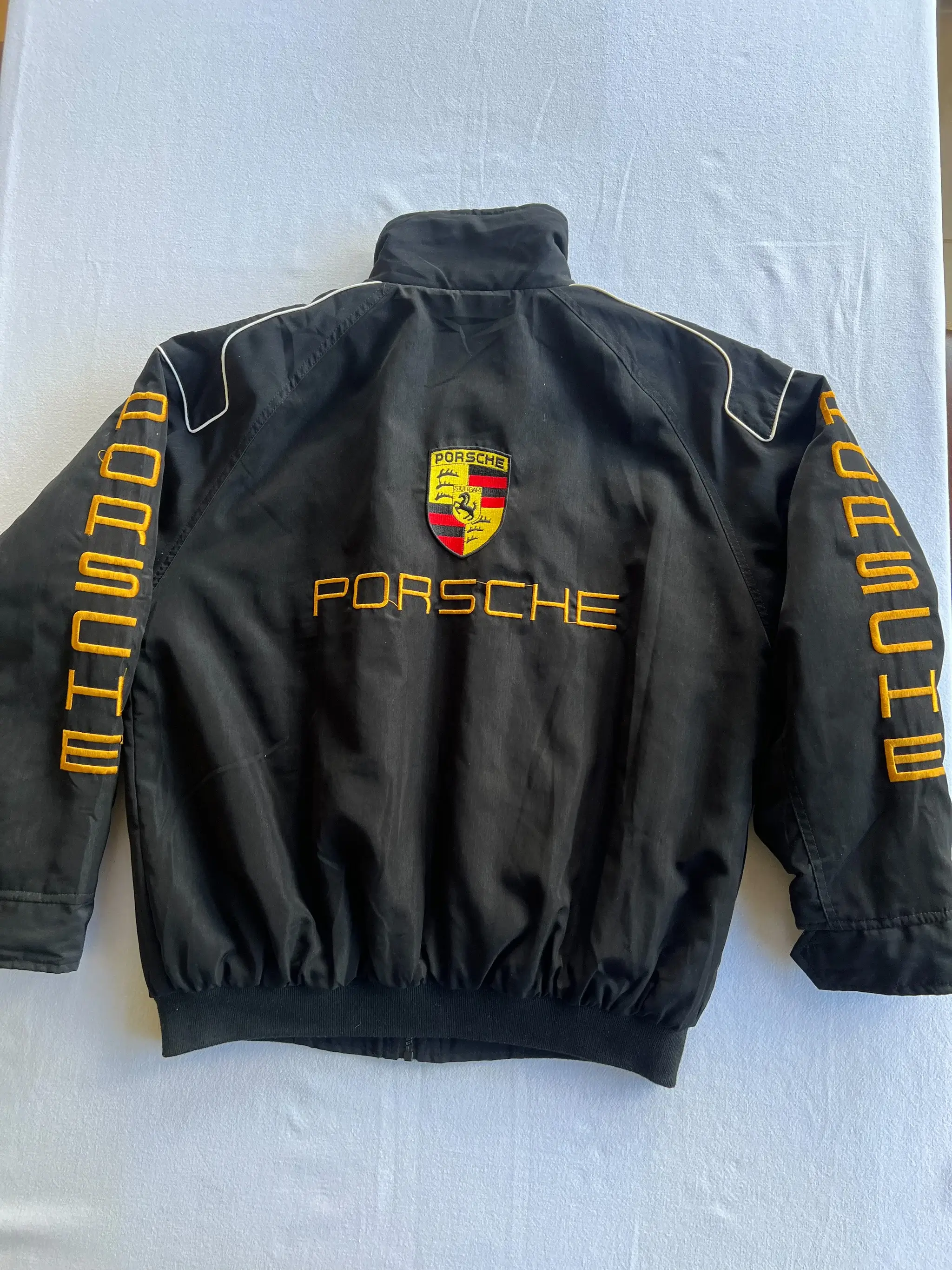 No Reserve Porsche 911 (996) 40th Anniversary Luggage set & Pit