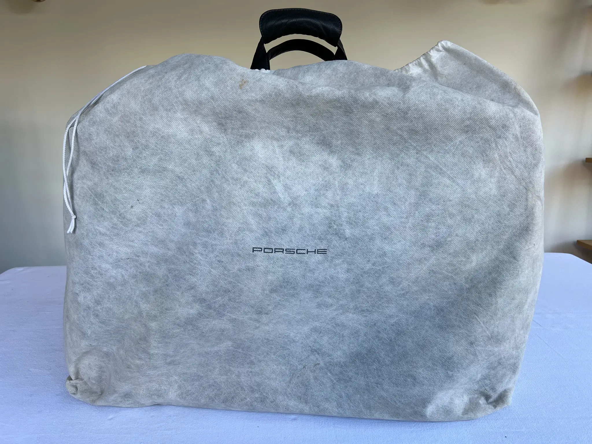 No Reserve Porsche 911 (996) 40th Anniversary Luggage set & Pit