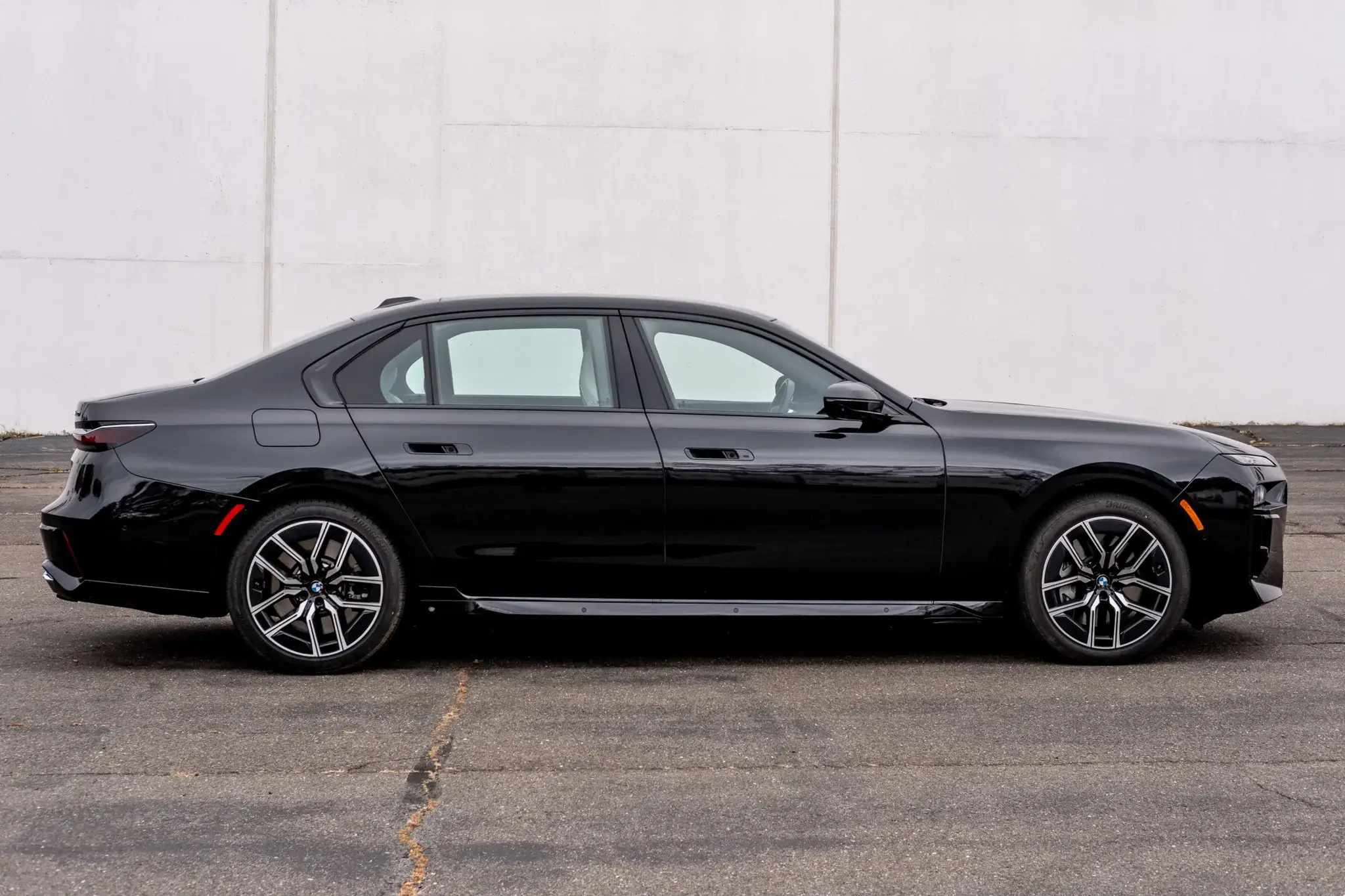 MP: 2024 BMW 760i xDrive | PCARMARKET