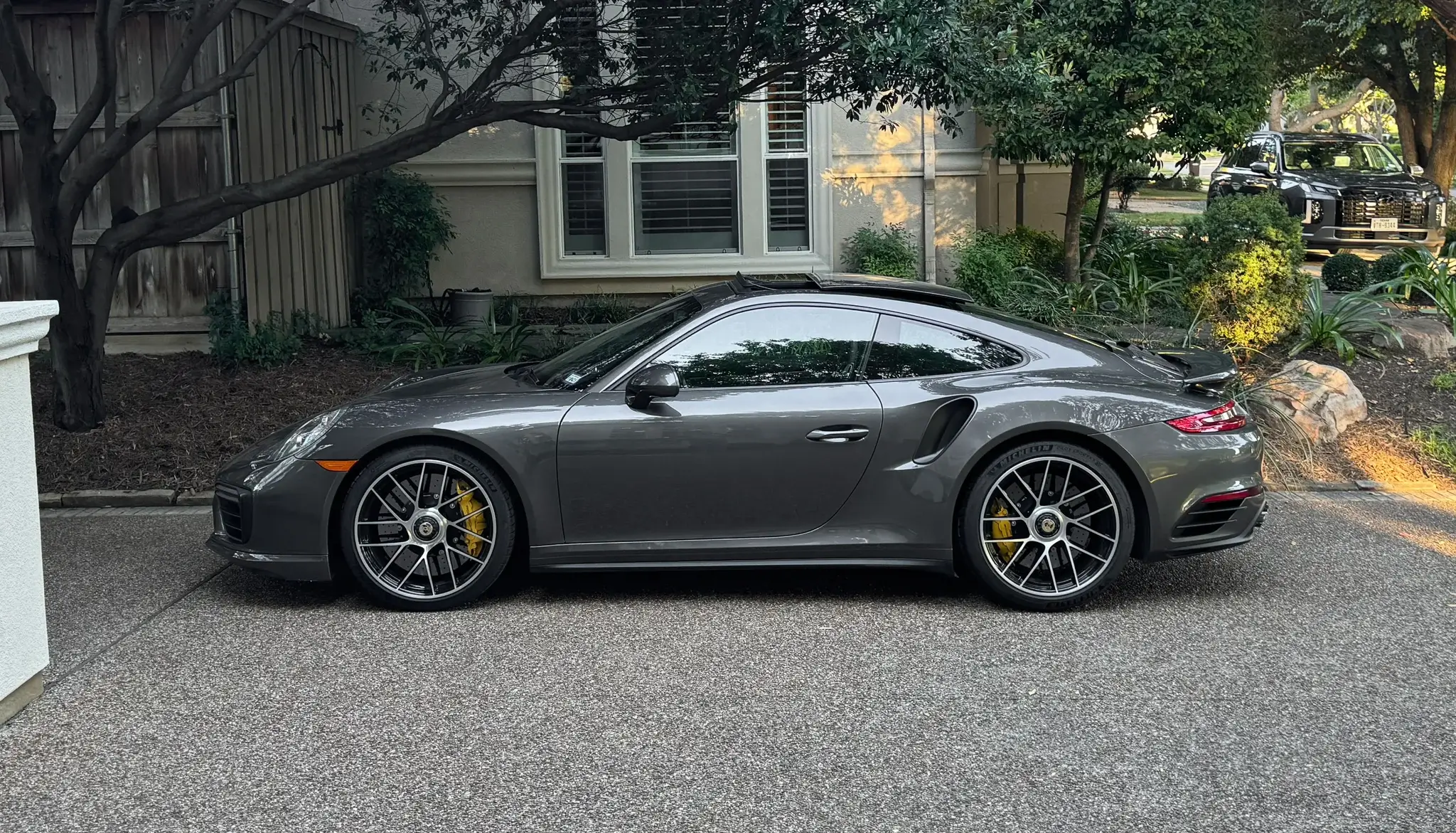 20k-Mile 2018 Porsche 991.2 Turbo S Coupe | PCARMARKET