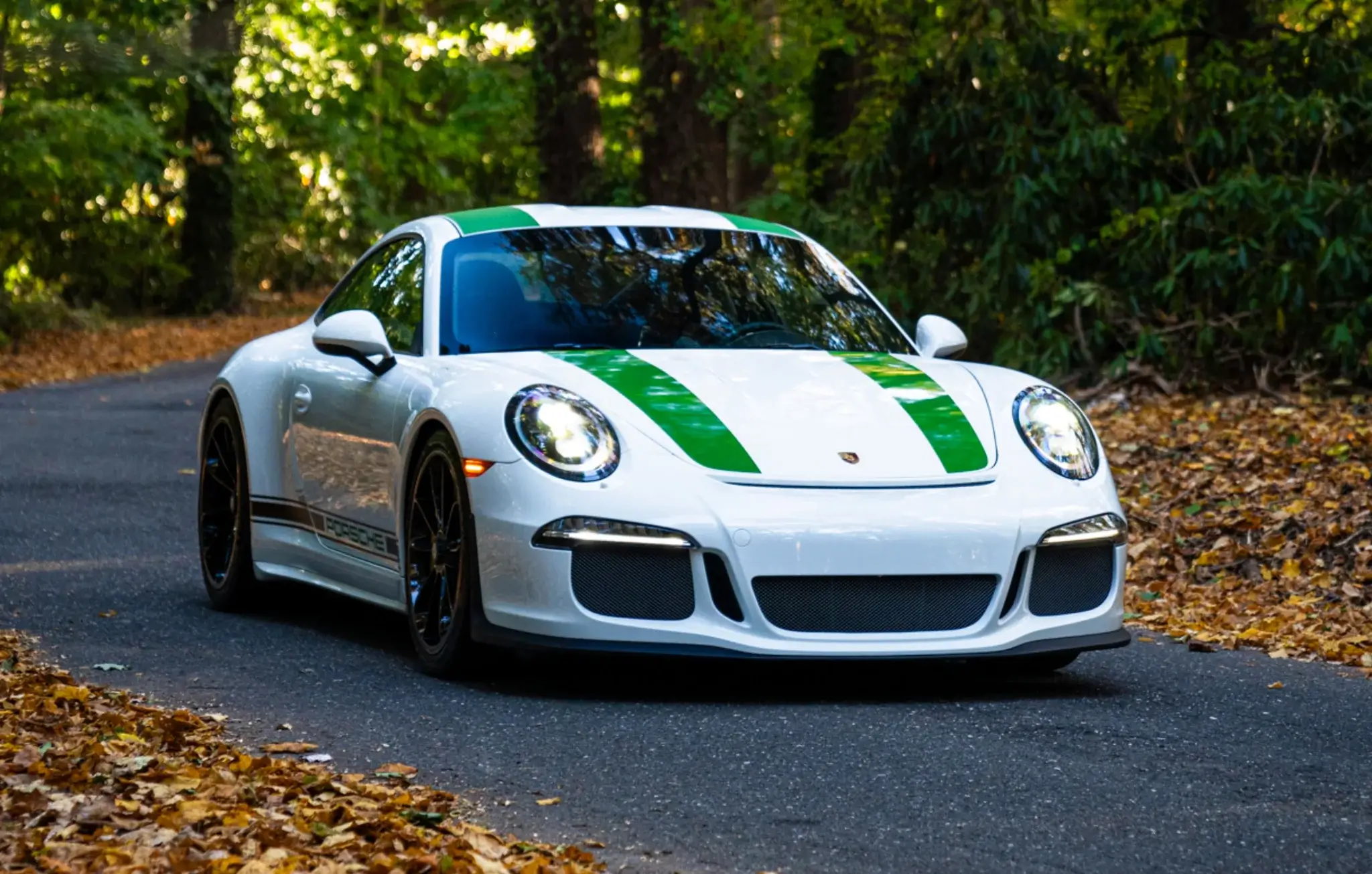 MP: 993-Mile 2016 Porsche 911R | PCARMARKET