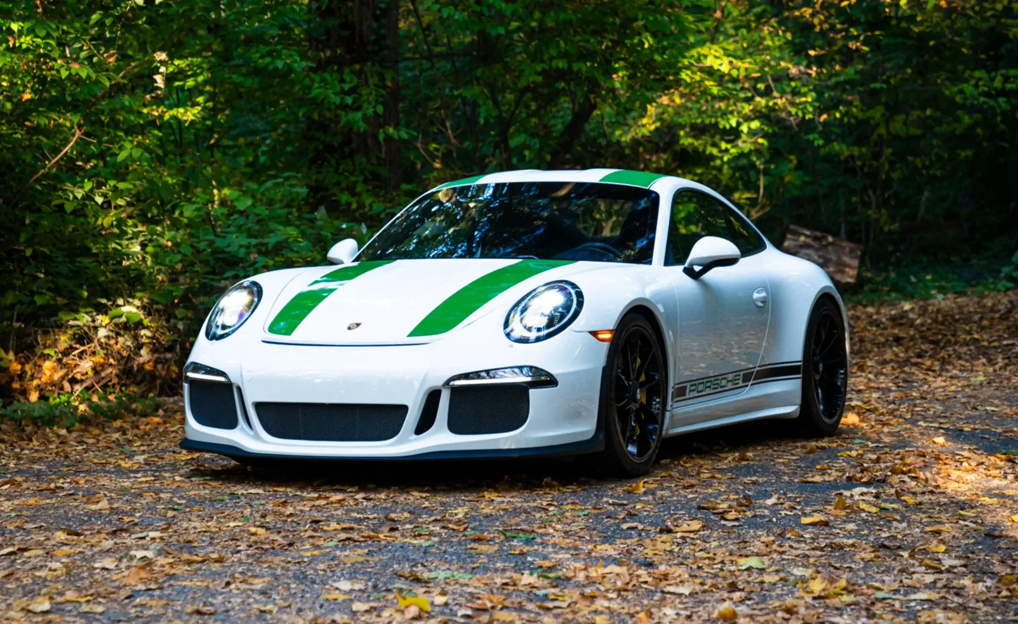 MP: 993-Mile 2016 Porsche 911R | PCARMARKET