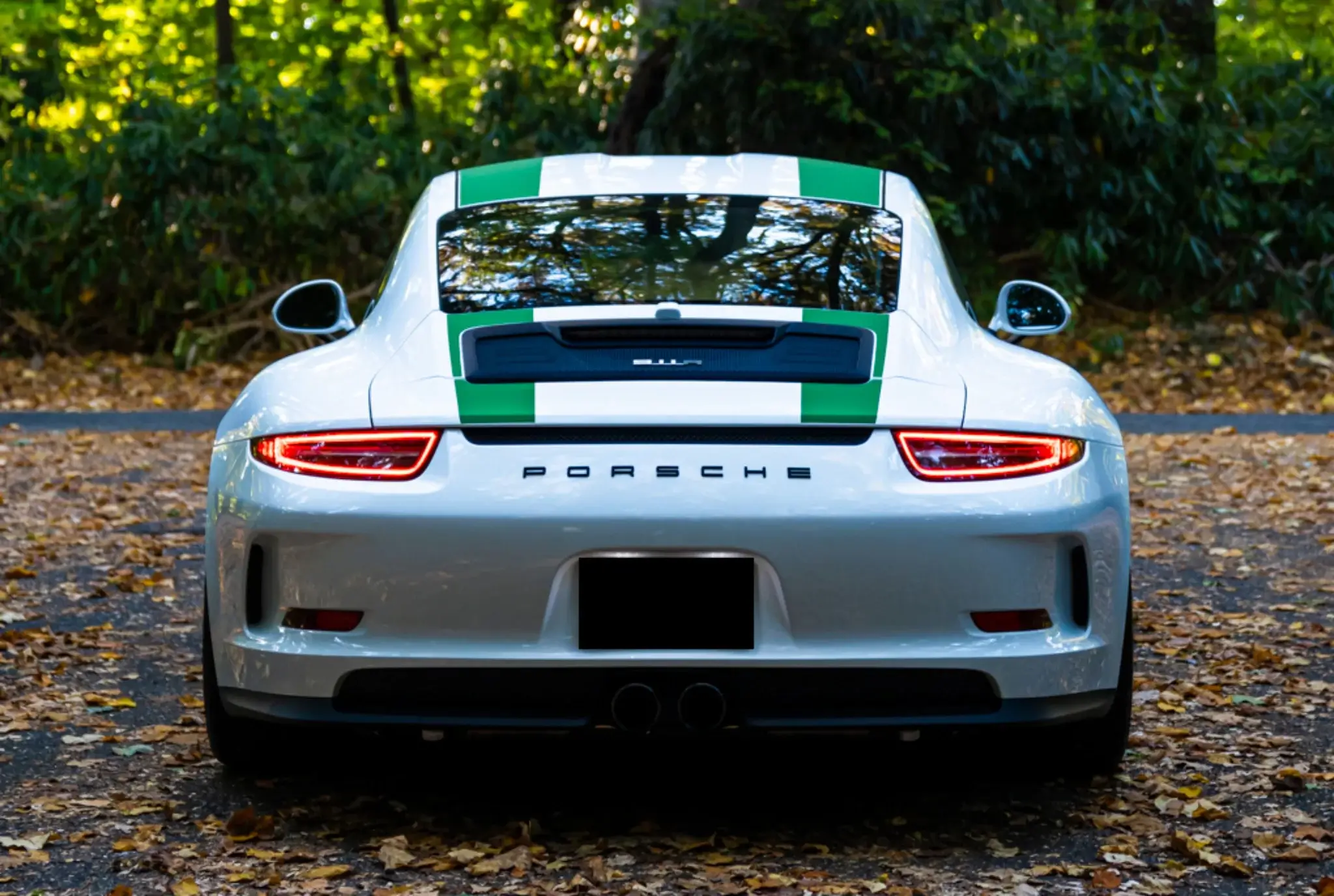 MP: 993-Mile 2016 Porsche 911R | PCARMARKET