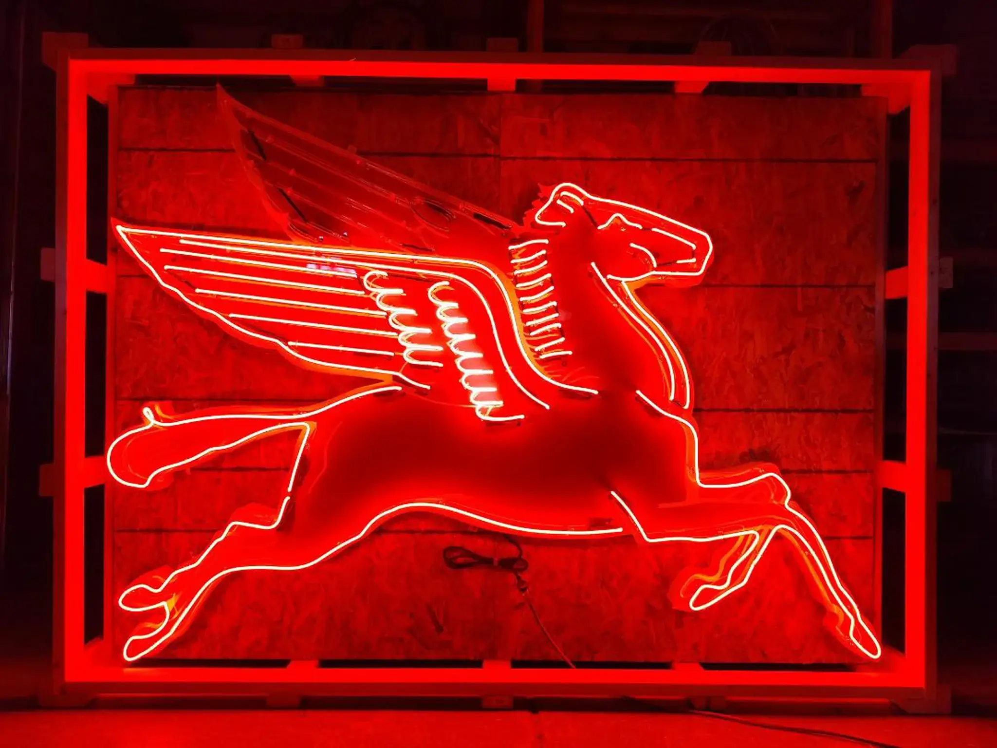 MP: Animated Mobil Pegasus Neon Sign | PCARMARKET