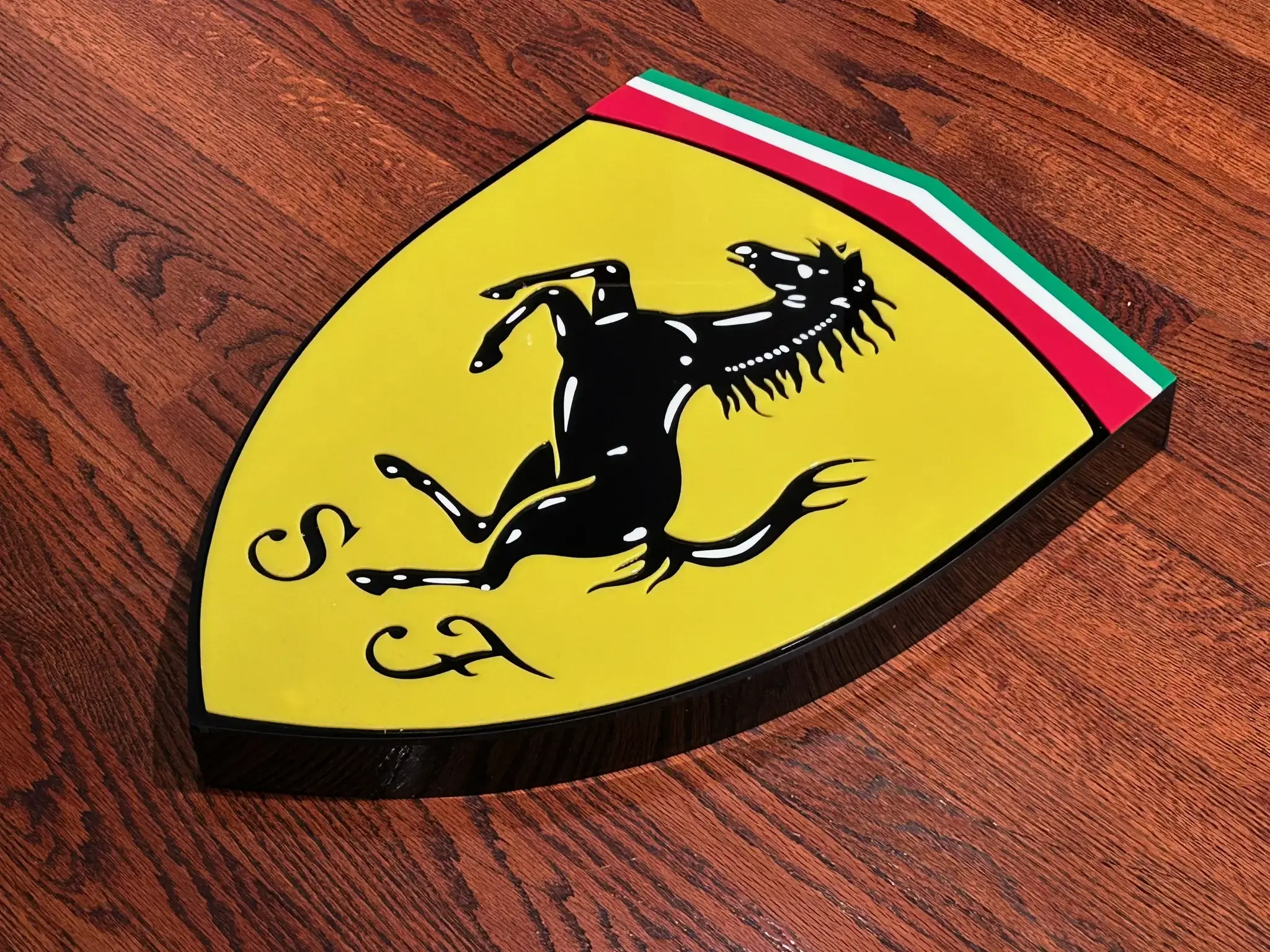 No Reserve Ferrari Crest | PCARMARKET