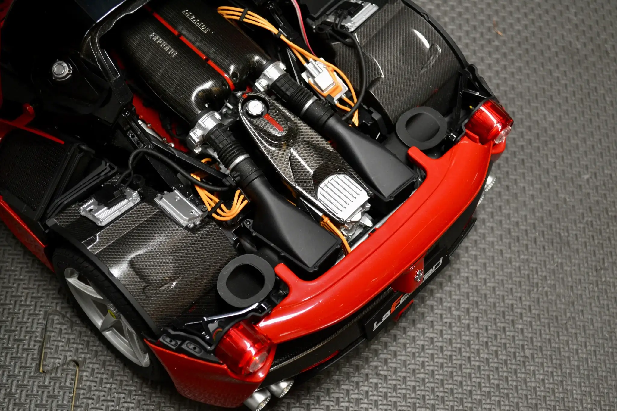 MP: 1:8 Scale DeAgostini Ferrari LaFerrari Model Car | PCARMARKET