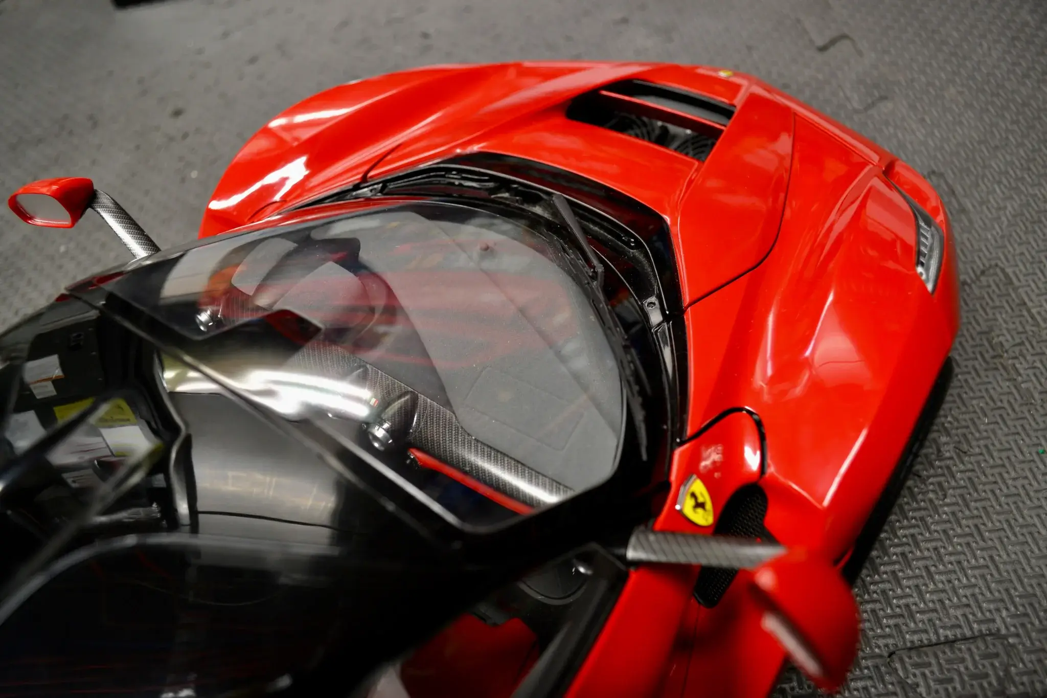 MP: 1:8 Scale DeAgostini Ferrari LaFerrari Model Car | PCARMARKET