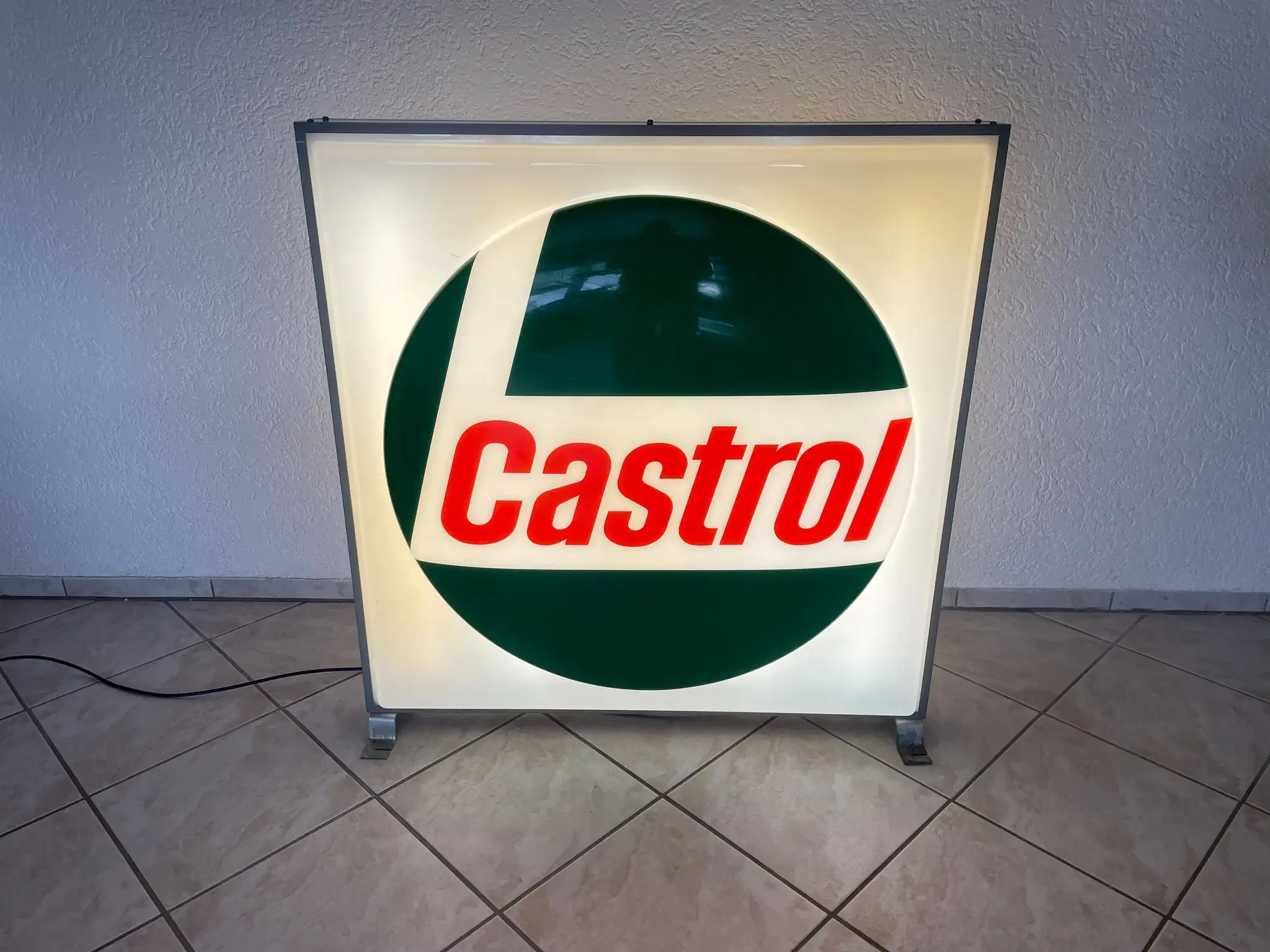 MP: Illuminated Castrol Sign | PCARMARKET