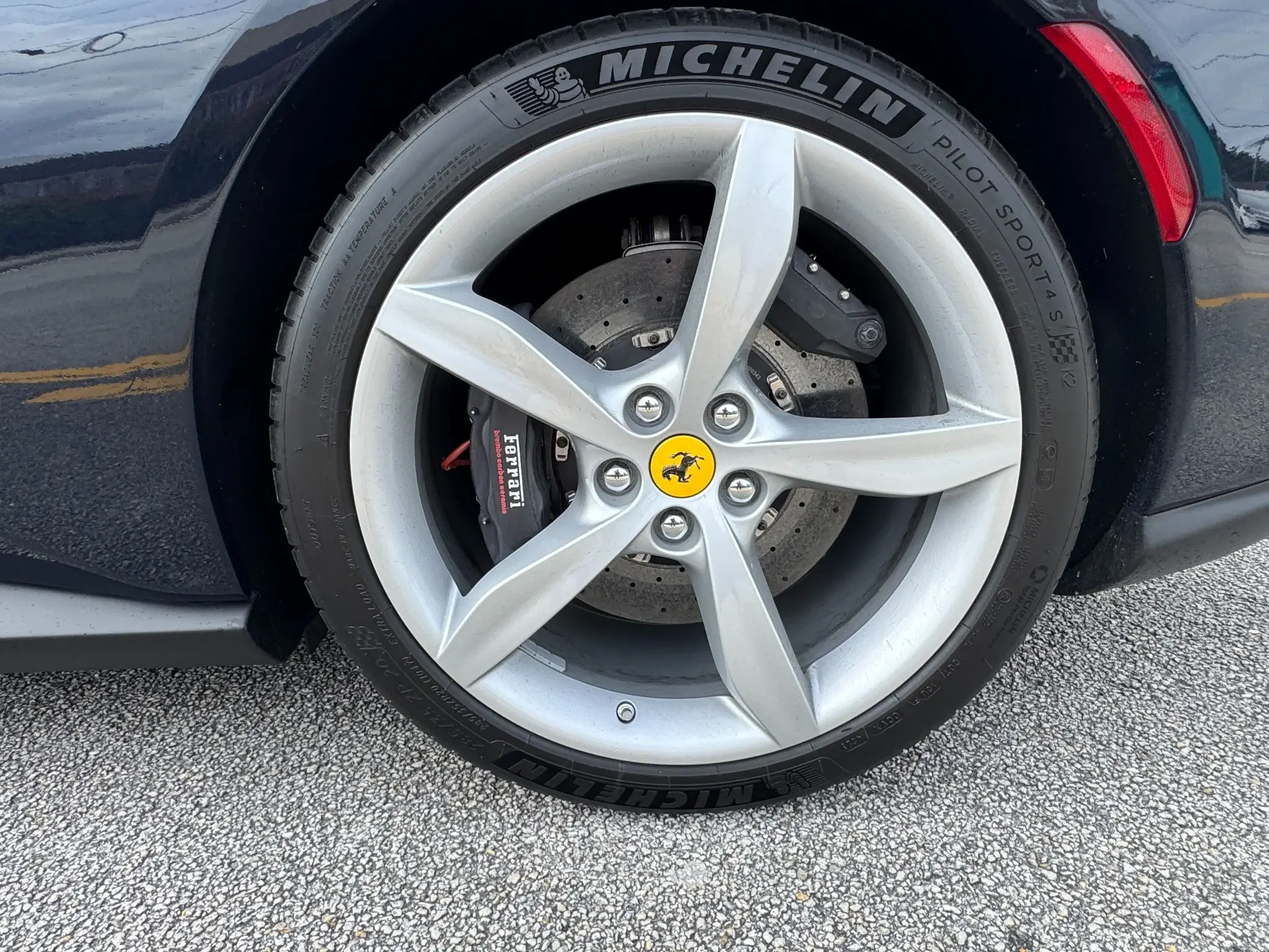 MP: 2k-Mile 2023 Ferrari Portofino M | PCARMARKET