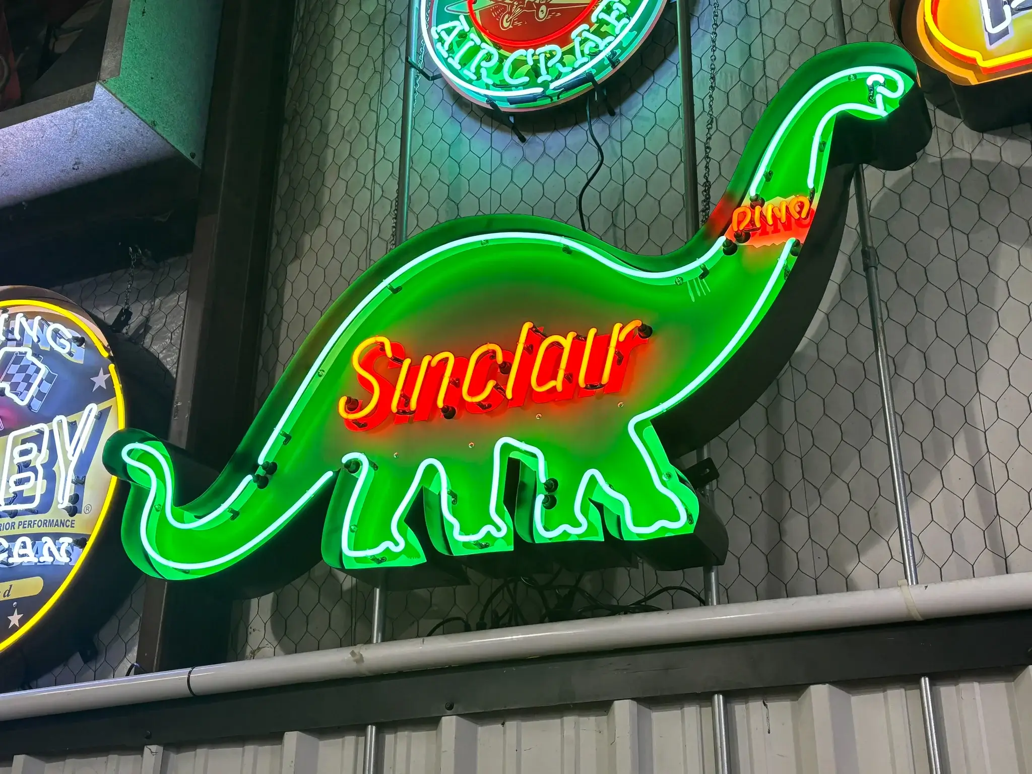 MP: Sinclair Dino Neon Sign | PCARMARKET