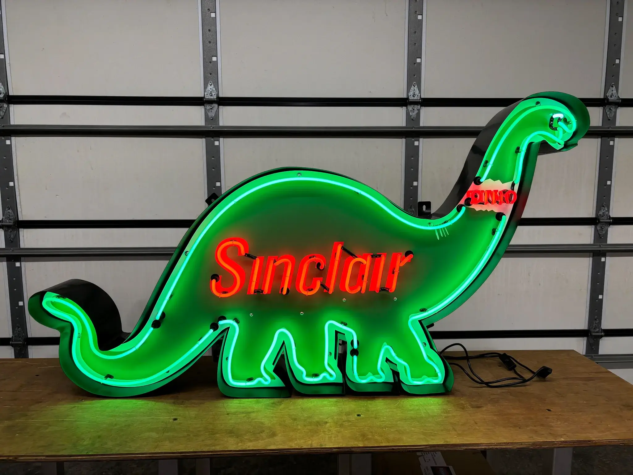 MP: Sinclair Dino Neon Sign | PCARMARKET
