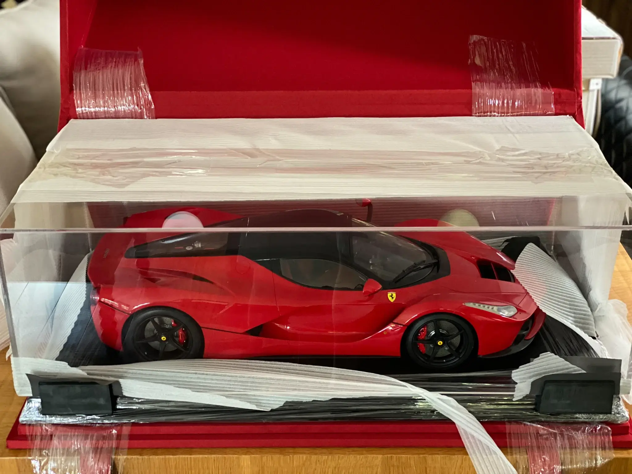 MP: Ferrari LaFerrari Amalgam 1:8 Scale Model | PCARMARKET