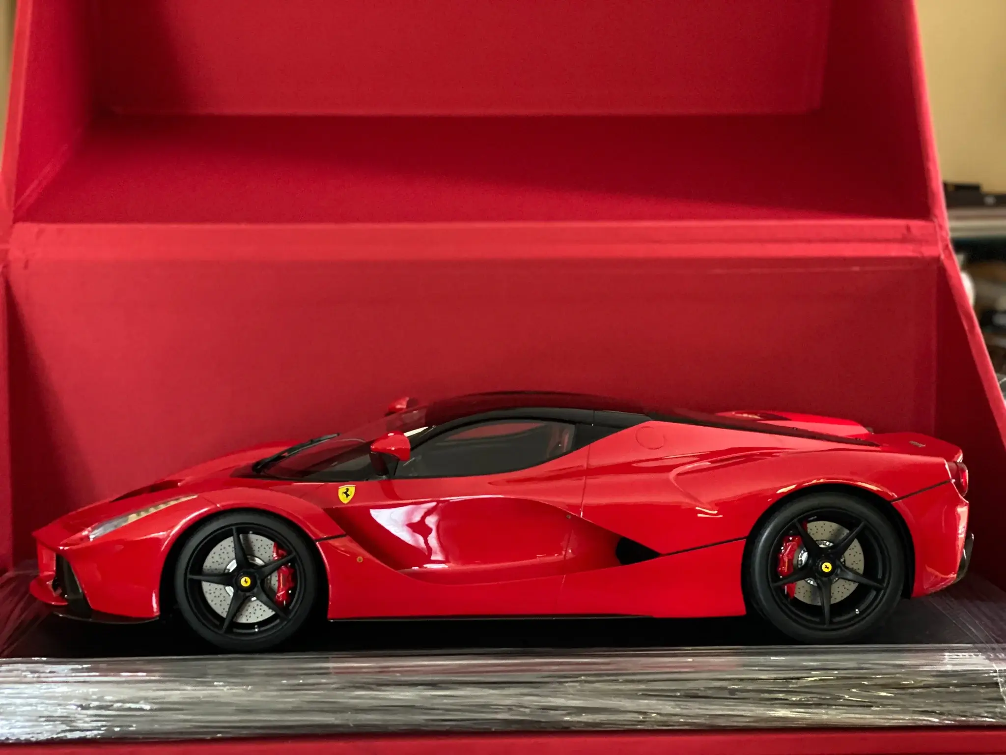MP: Ferrari LaFerrari Amalgam 1:8 Scale Model | PCARMARKET