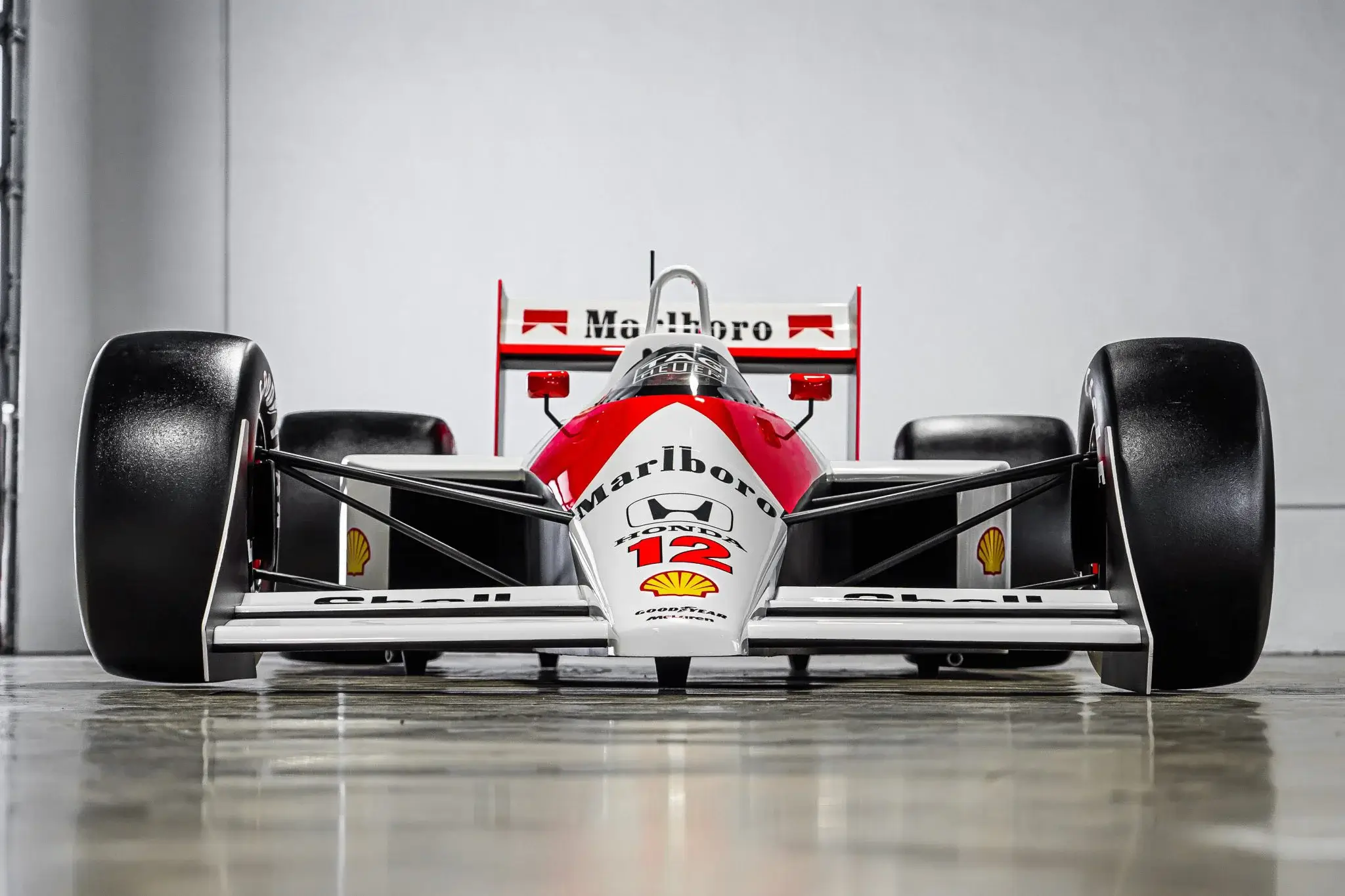 MP: 1:1 Scale McLaren MP4/4 Display Model | PCARMARKET