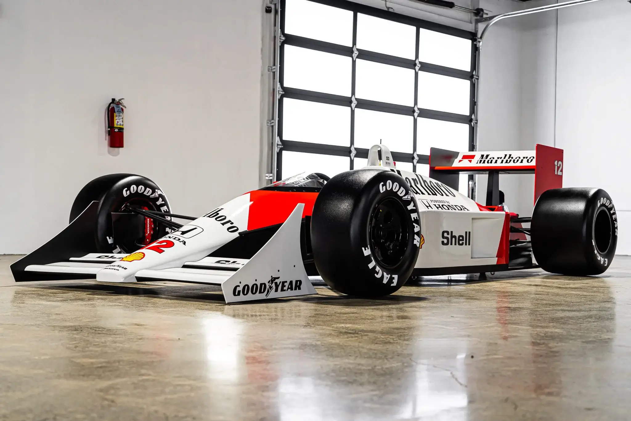 MP: 1:1 Scale McLaren MP4/4 Display Model | PCARMARKET
