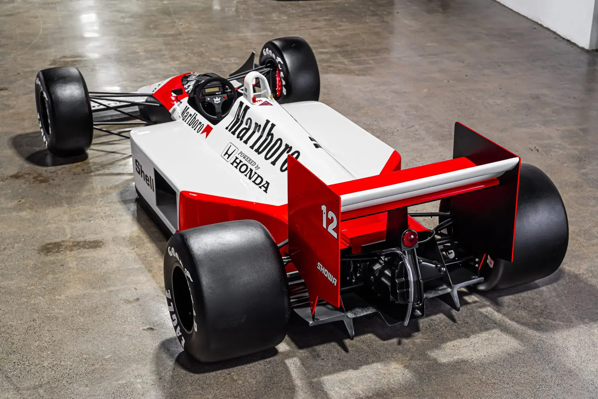 MP: 1:1 Scale McLaren MP4/4 Display Model | PCARMARKET