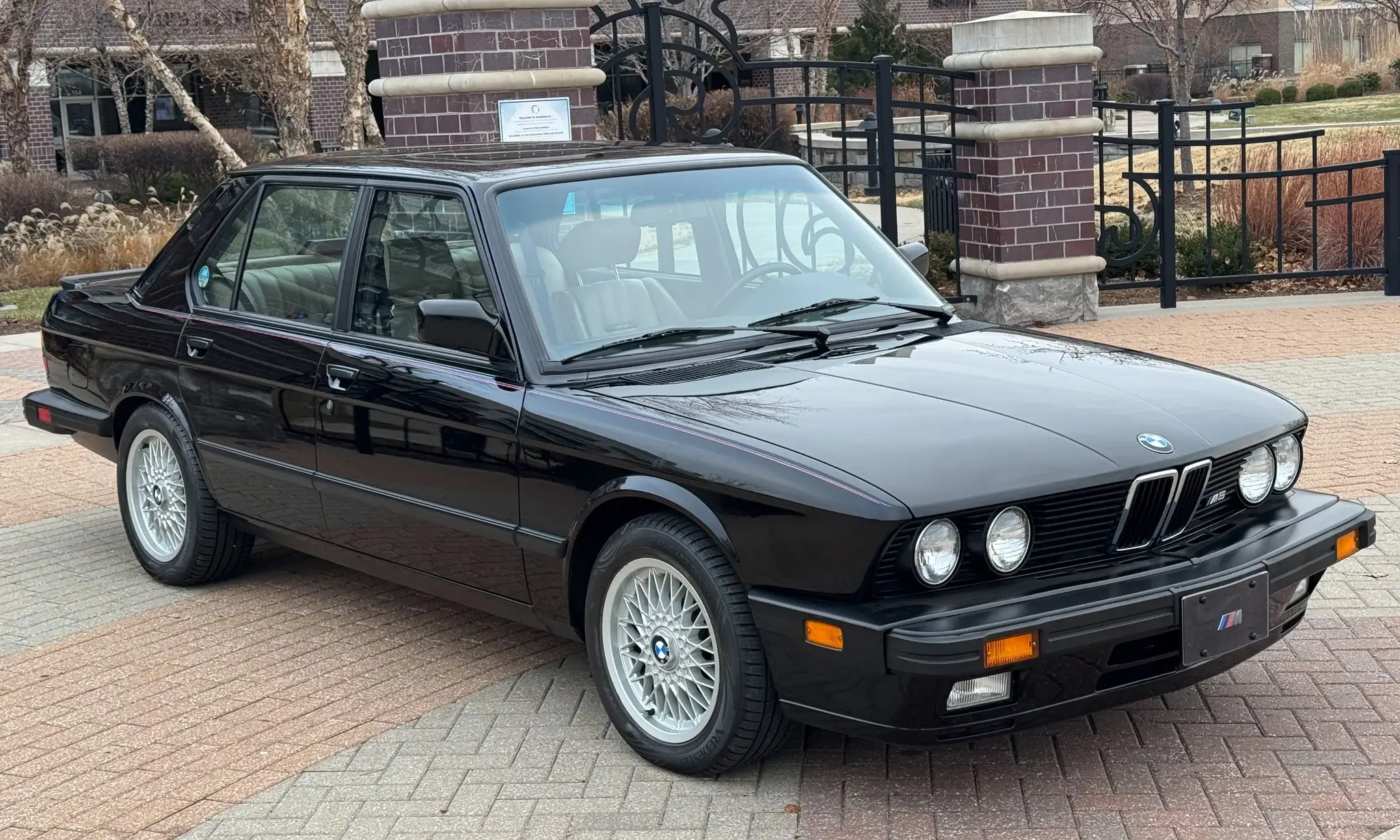 1988 BMW M5