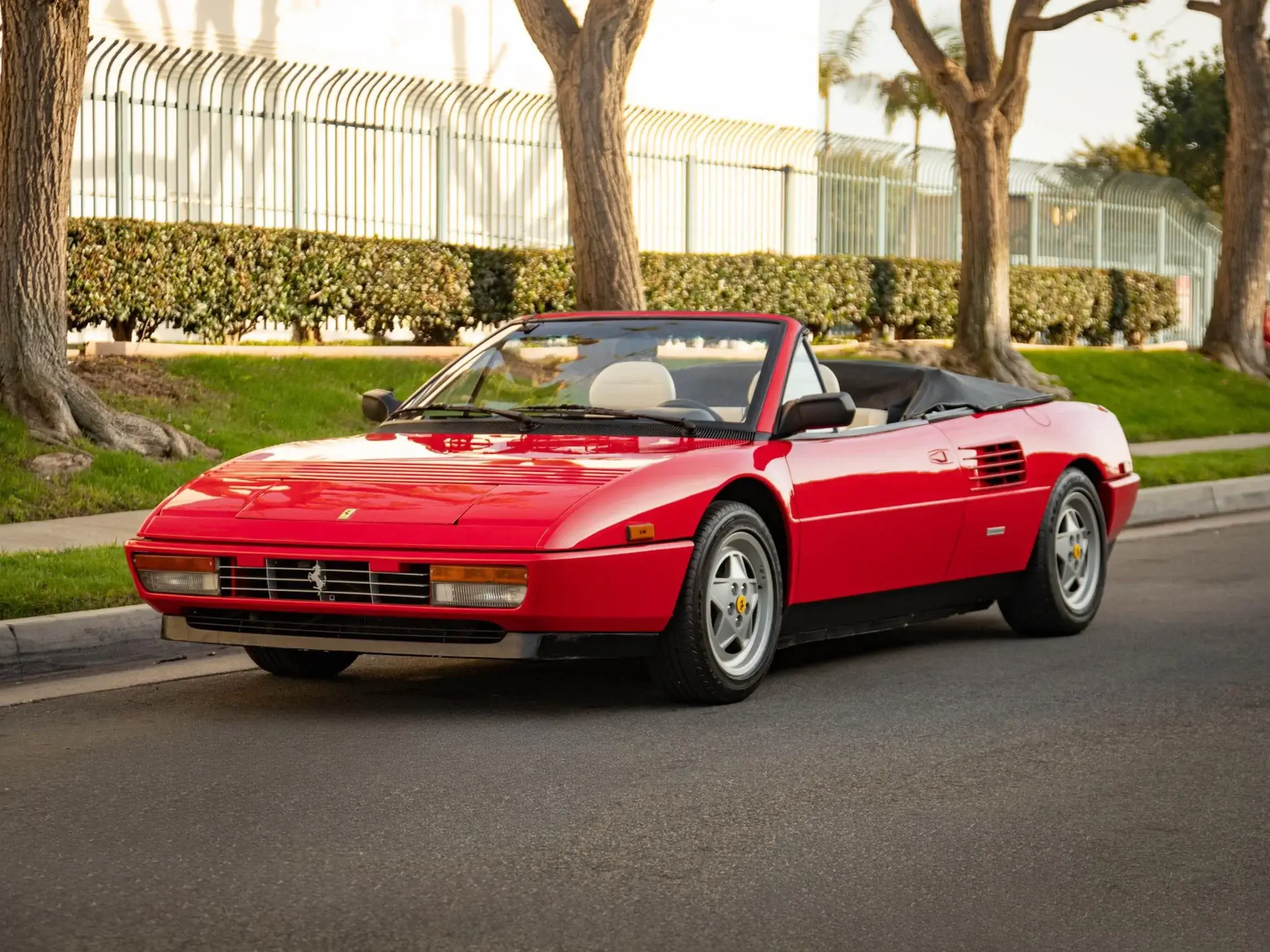 1990 Ferrari Mondial t Cabriolet